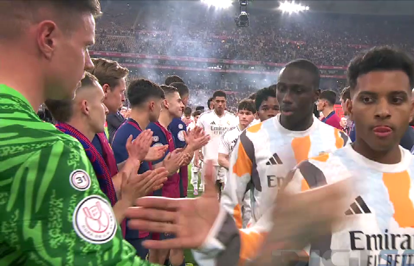 Lipsă de fairplay! Singurul jucător de la Real Madrid care n-a vrut să dea mâna cu cei de la Barcelona