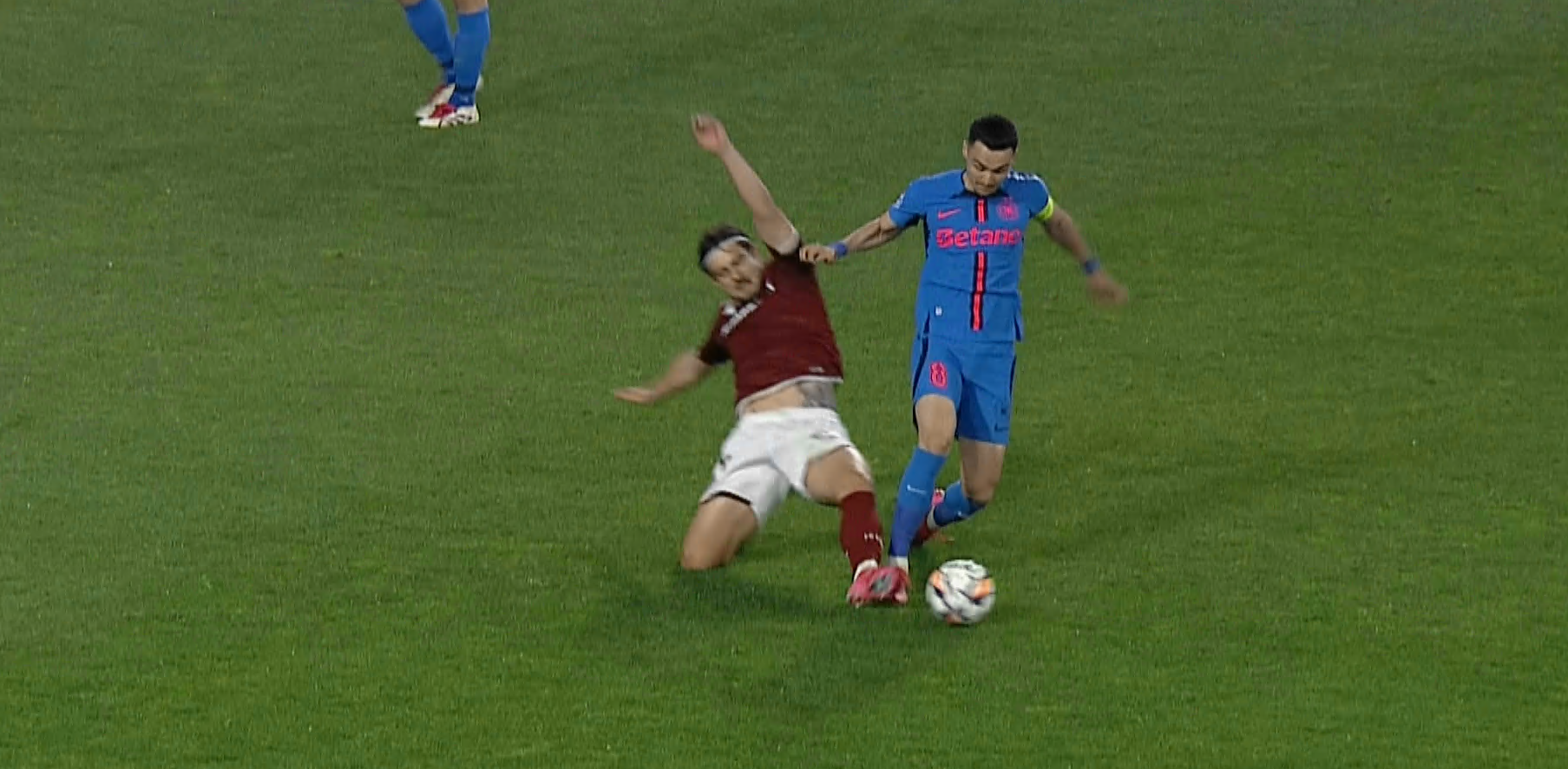 ”S-au bucurat degeaba”. Petrila a marcat cu FCSB, dar golul a fost anulat de Radu Petrescu, după ce a văzut reluările