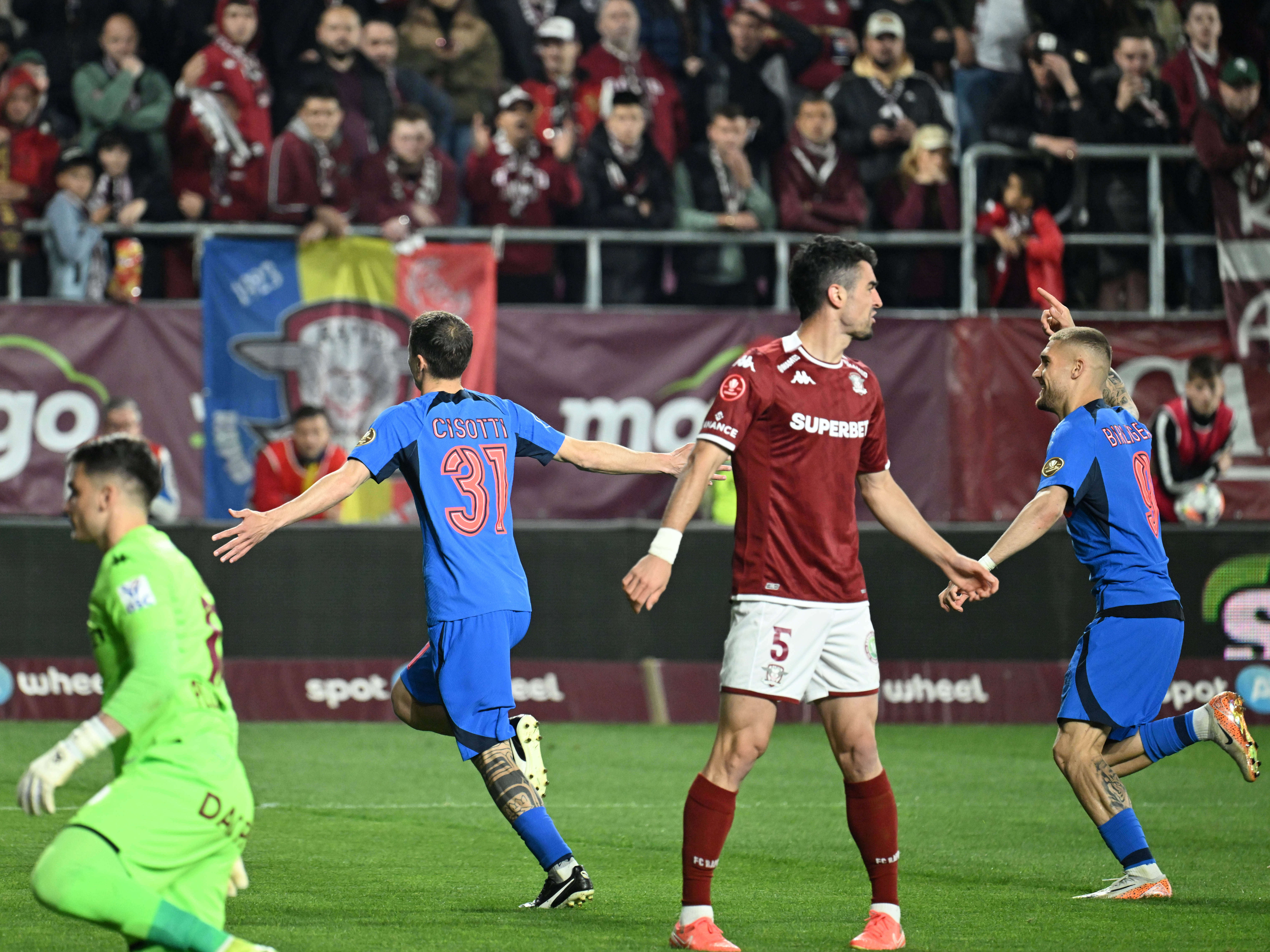 Rapid - FCSB 1-2. Campioana a dat lovitura în Giulești și s-a desprins în vârful clasamentului