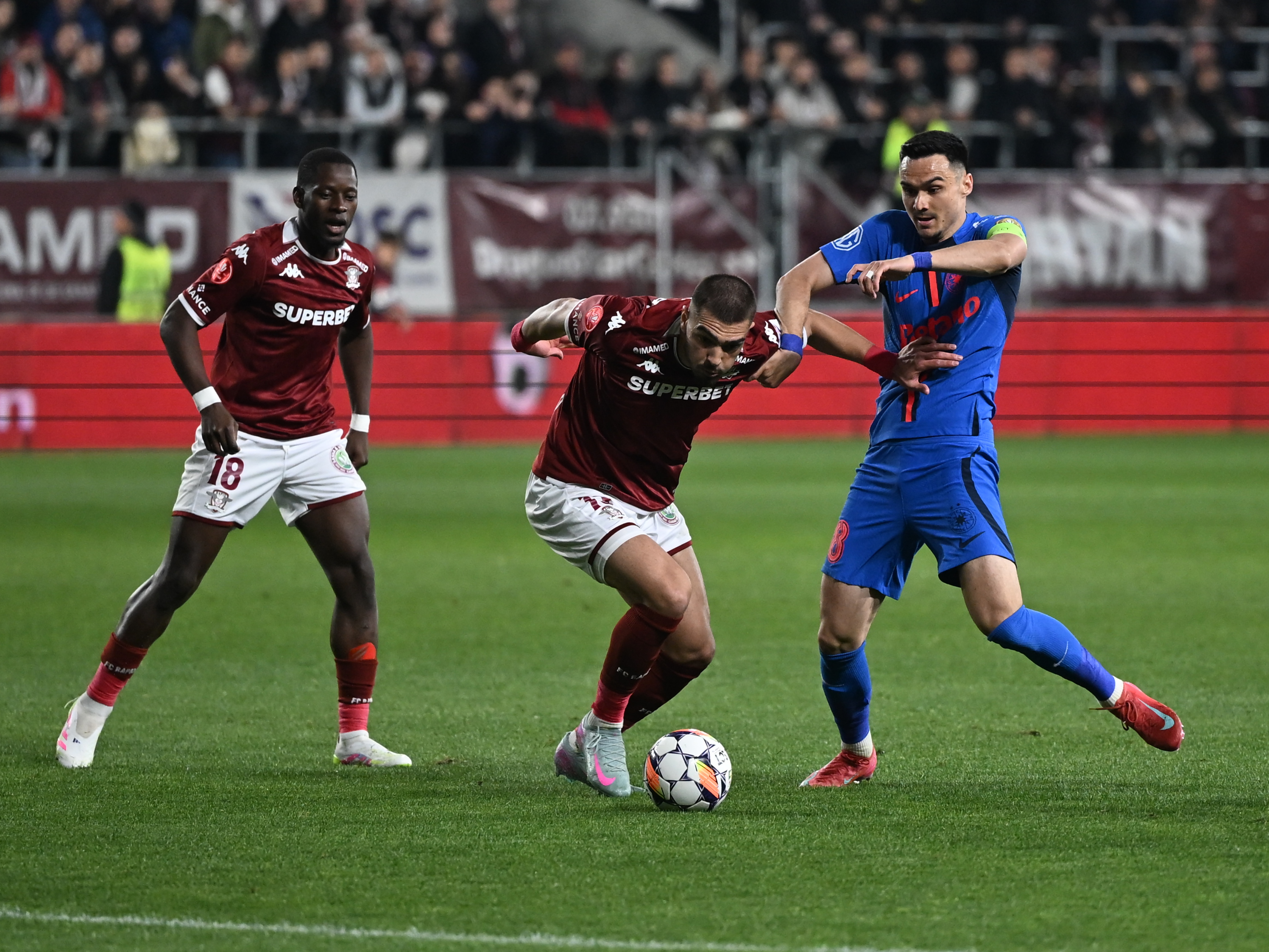 Patru jucători remarcați de scouteri la Rapid - FCSB!