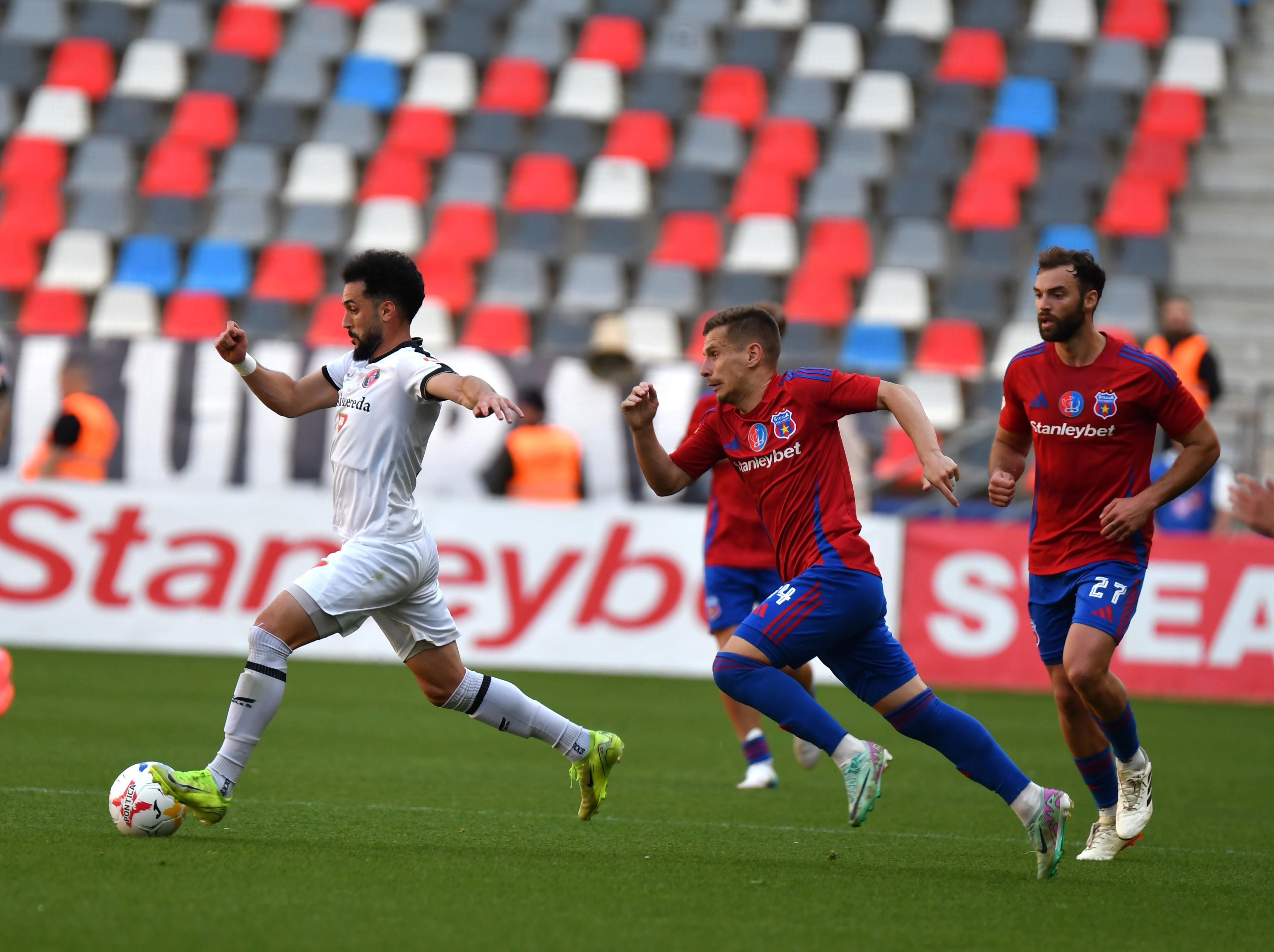 Reacțiile antrenorilor după ce Steaua și Csikszereda s-au anihilat reciproc