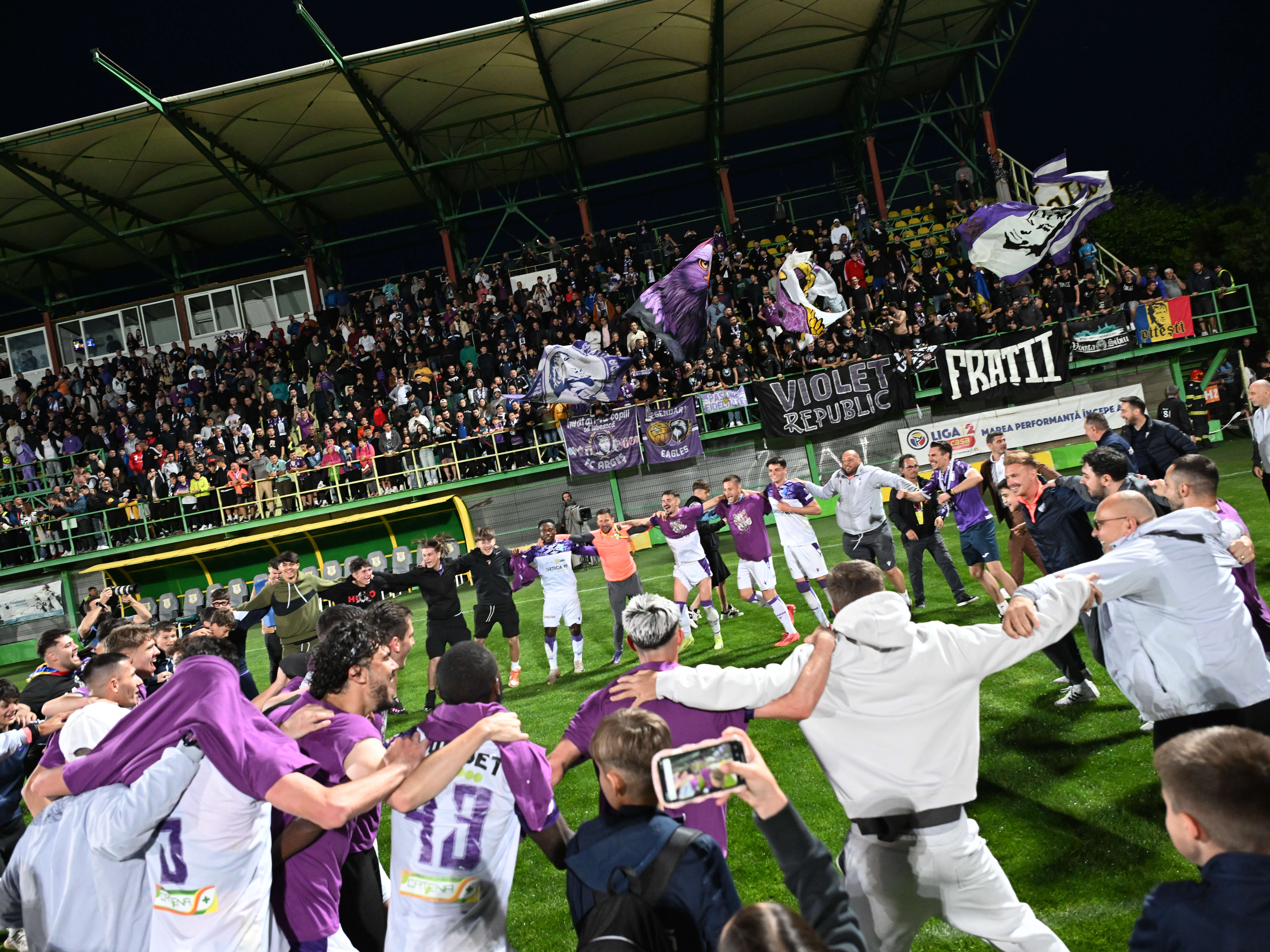 S-au dublat! Primele pe care le vor încasa jucătorii lui FC Argeș, după promovarea în SuperLiga