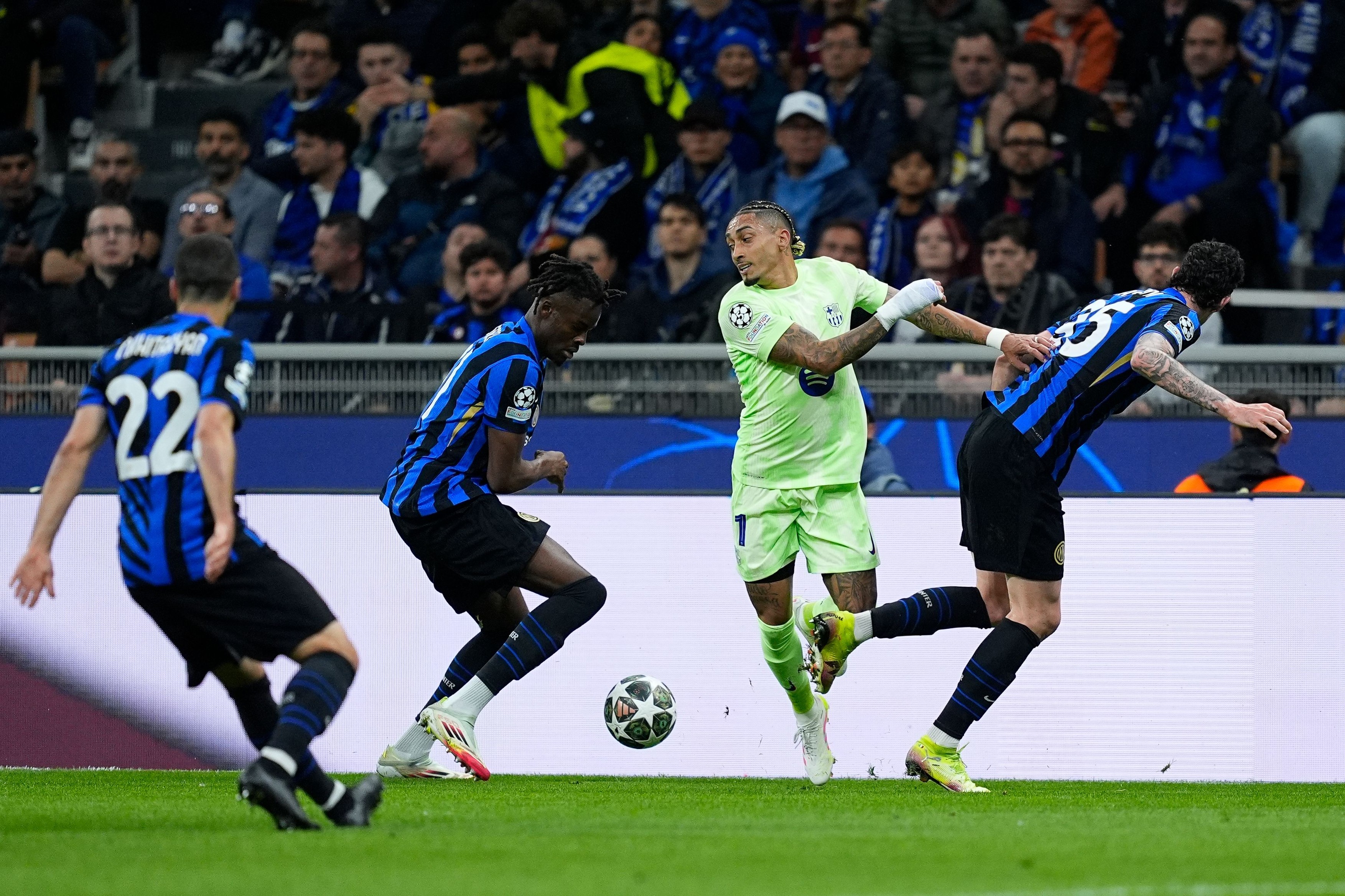 Inter - Barcelona 3-3, ACUM, pe Digi Sport 1. Meci spectaculos în Italia! Avem prelungiri!