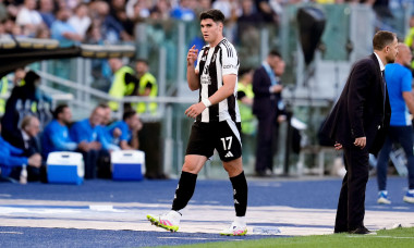 Vasilije Adzic of Juventus FC leaves the pitch during the Serie A Enilive match between SS Lazio and Juventus FC at Stadio Olimpico on May 10, 2025 in Rome, Italy.
