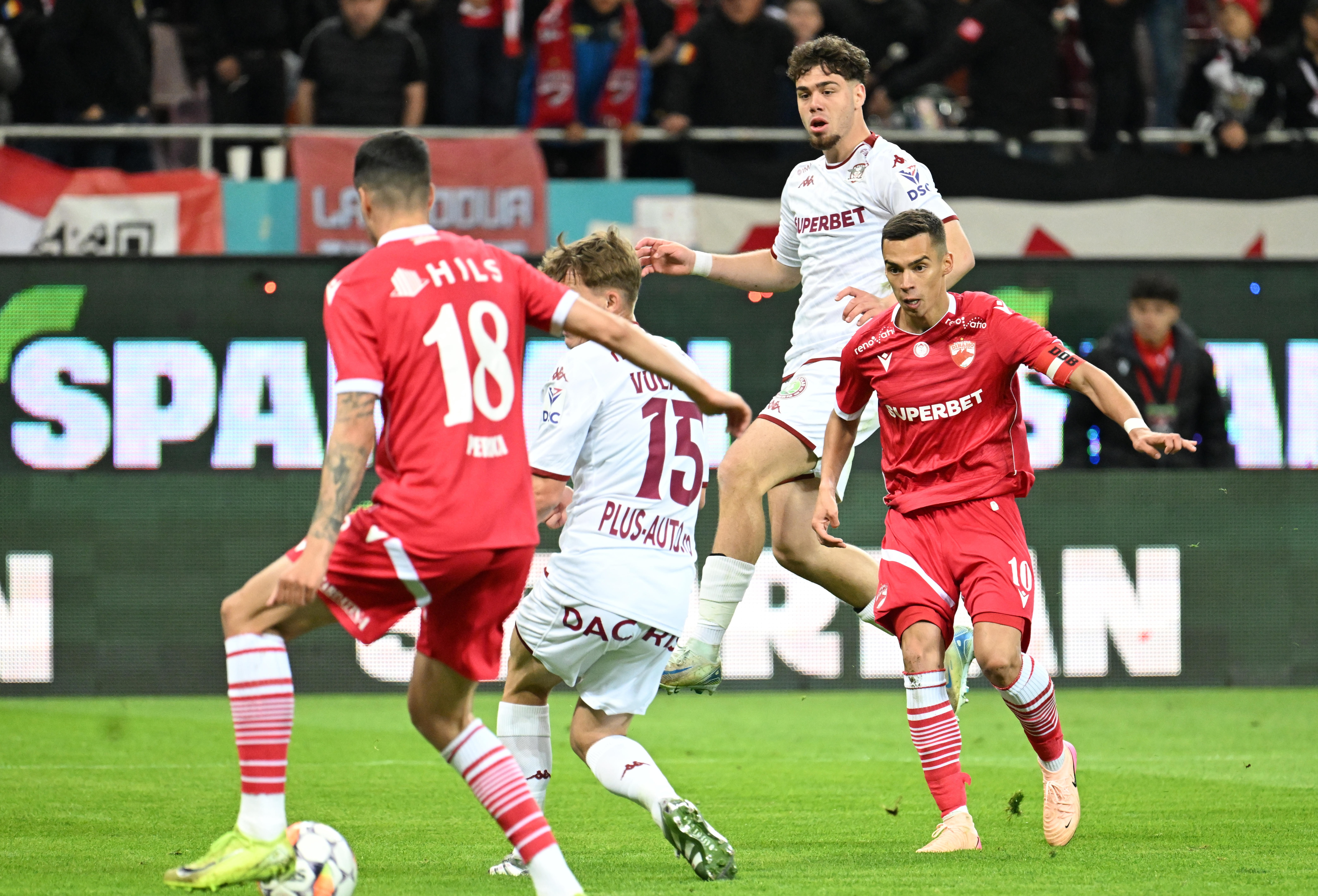 Omul meciului de la Dinamo - Rapid a dezvăluit discuția avută cu portarul la finalul jocului