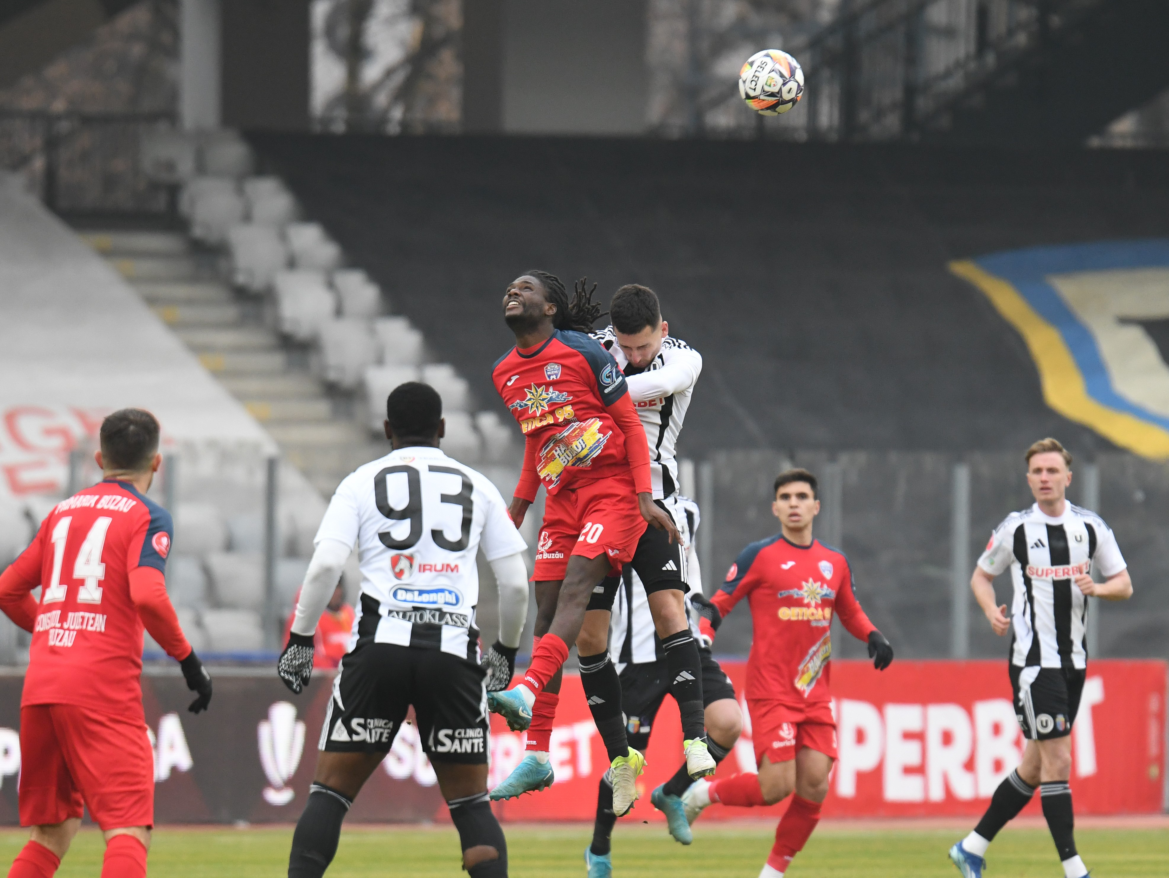 E licitație! Fotbalistul dorit de Dinamo mai are o ofertă concretă din SuperLigă! E crescut de Sporting și Benfica