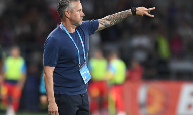 Laurentiu Reghecampf reactioneaza in meciul de fotbal dintre FCSB si Universitatea Craiova, din cadrul Superligii Superb