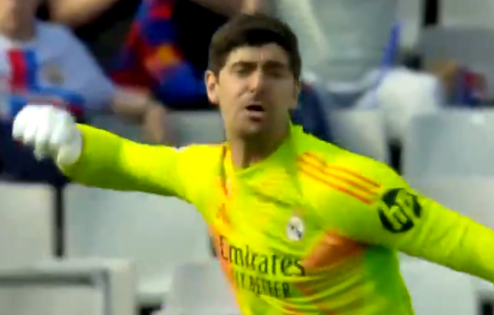 Au apărut imaginile: Vinicius Junior, înjurat de mamă de Courtois, în Barcelona - Real Madrid!