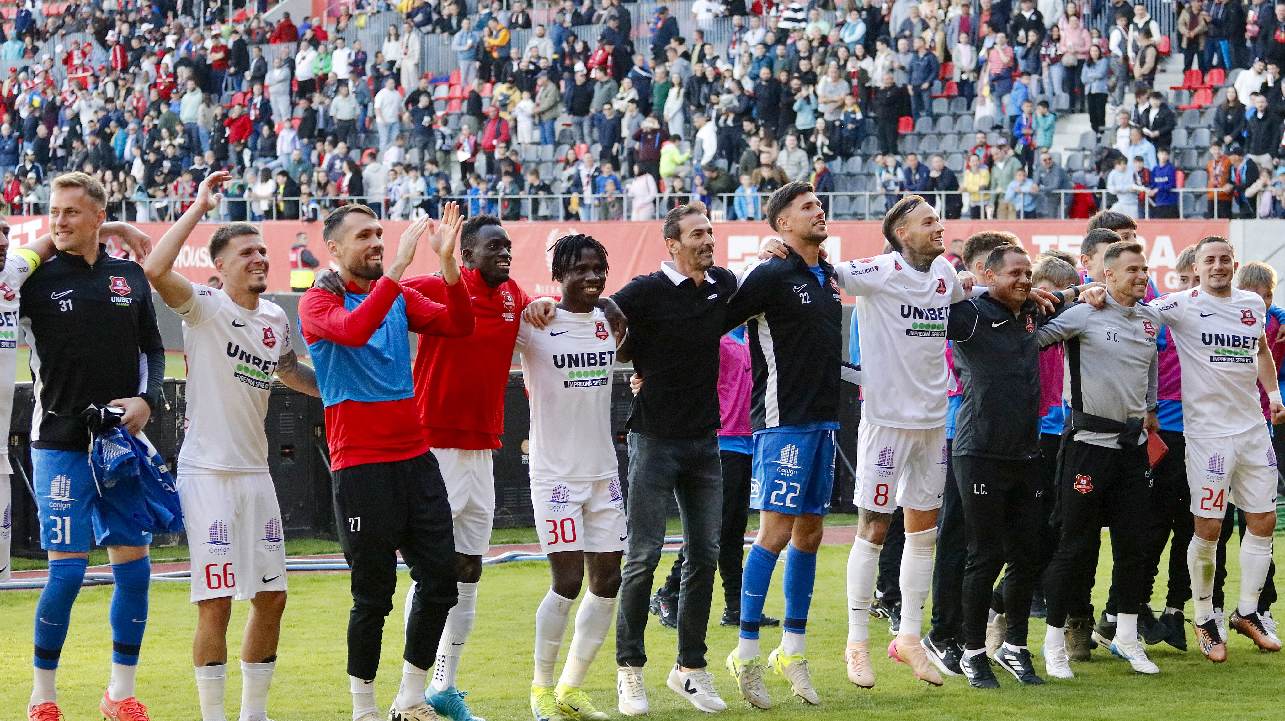 Cu banii și trofeul pe masă! Ce prime pot câștiga jucătorii lui Hermannstadt dacă o înving pe CFR în finala Cupei