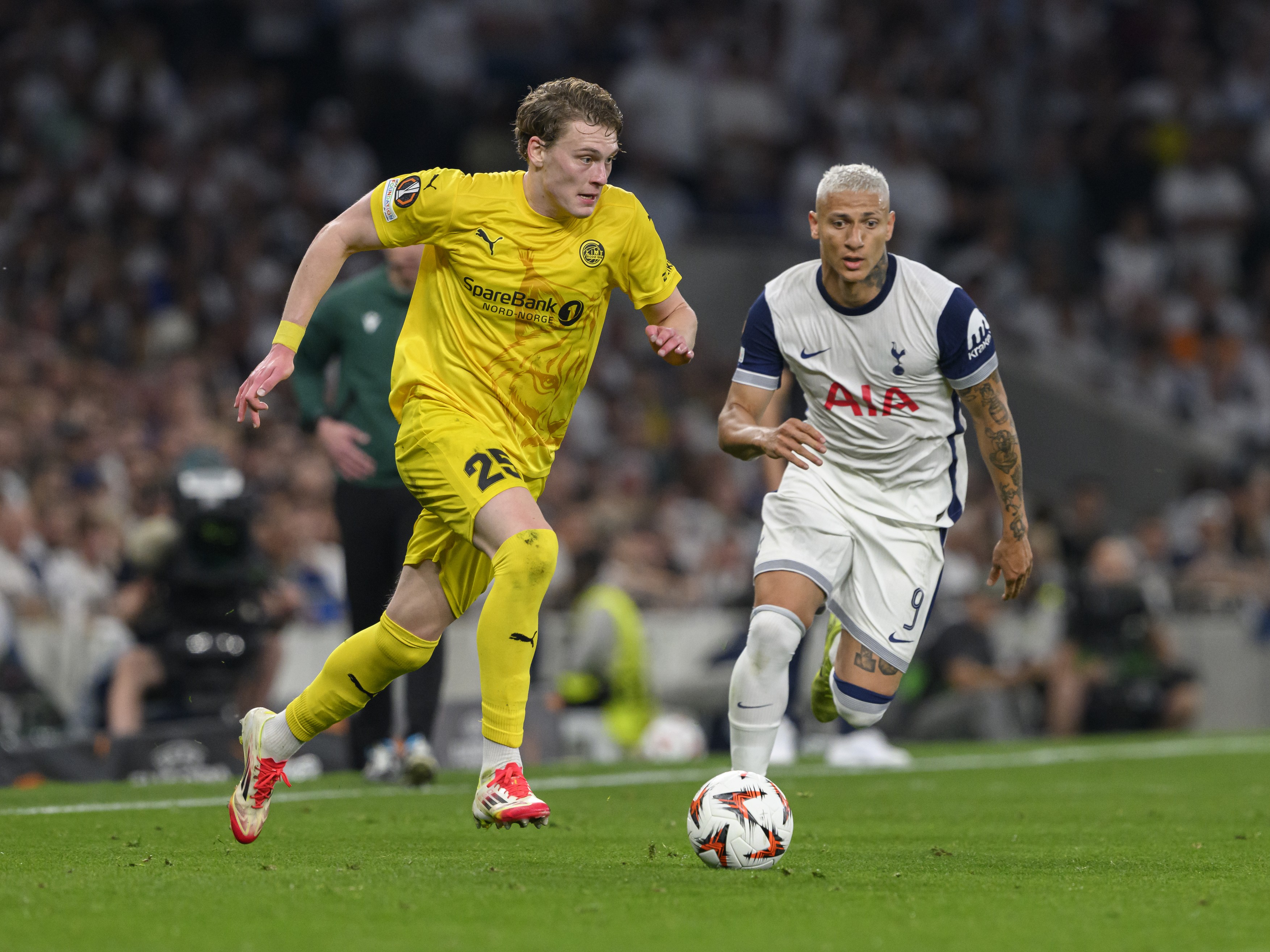 Semifinalista Europa League s-a făcut de râs! Eliminată din Cupă de o echipă de Liga a 2-a