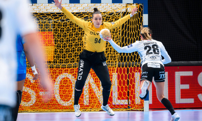 Ludwigsburg, Deutschland 04. Februar 2024: Handball EHF CL - 23/24 - SG BBM Bietigheim vs. DVSC Schaeffler Torhueterin G
