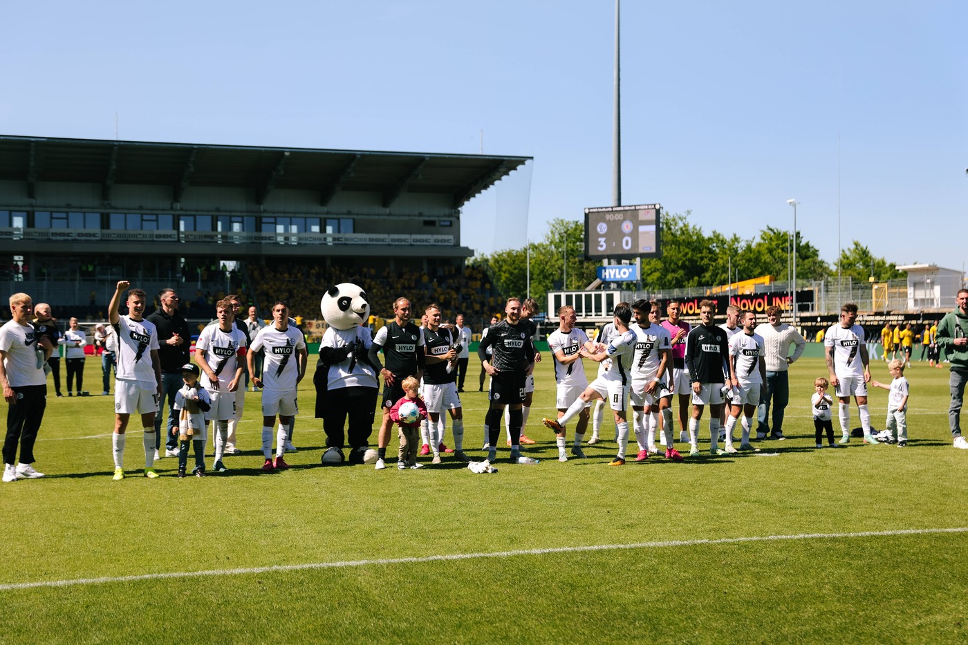 Echipa dintr-un oraș cu 13.000 de locuitori, gata de promovarea în prima ligă: 10.000.000 € buget! În 2022, era în liga a 4-a