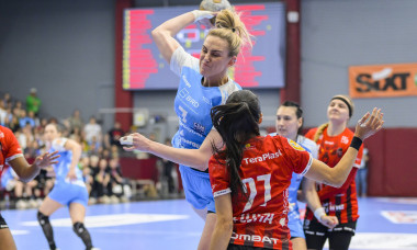 women handball game between CSM Bucuresi vs CS Gloria 2018 Bistrita-Nasaud (34 - 30)