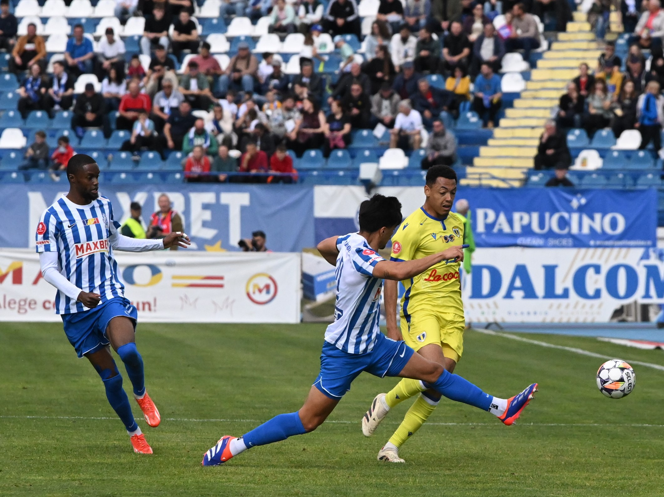 Poli Iași - Petrolul Ploiești 0-2. Gazdele merg la baraj, după victoria ”Lupilor galbeni”