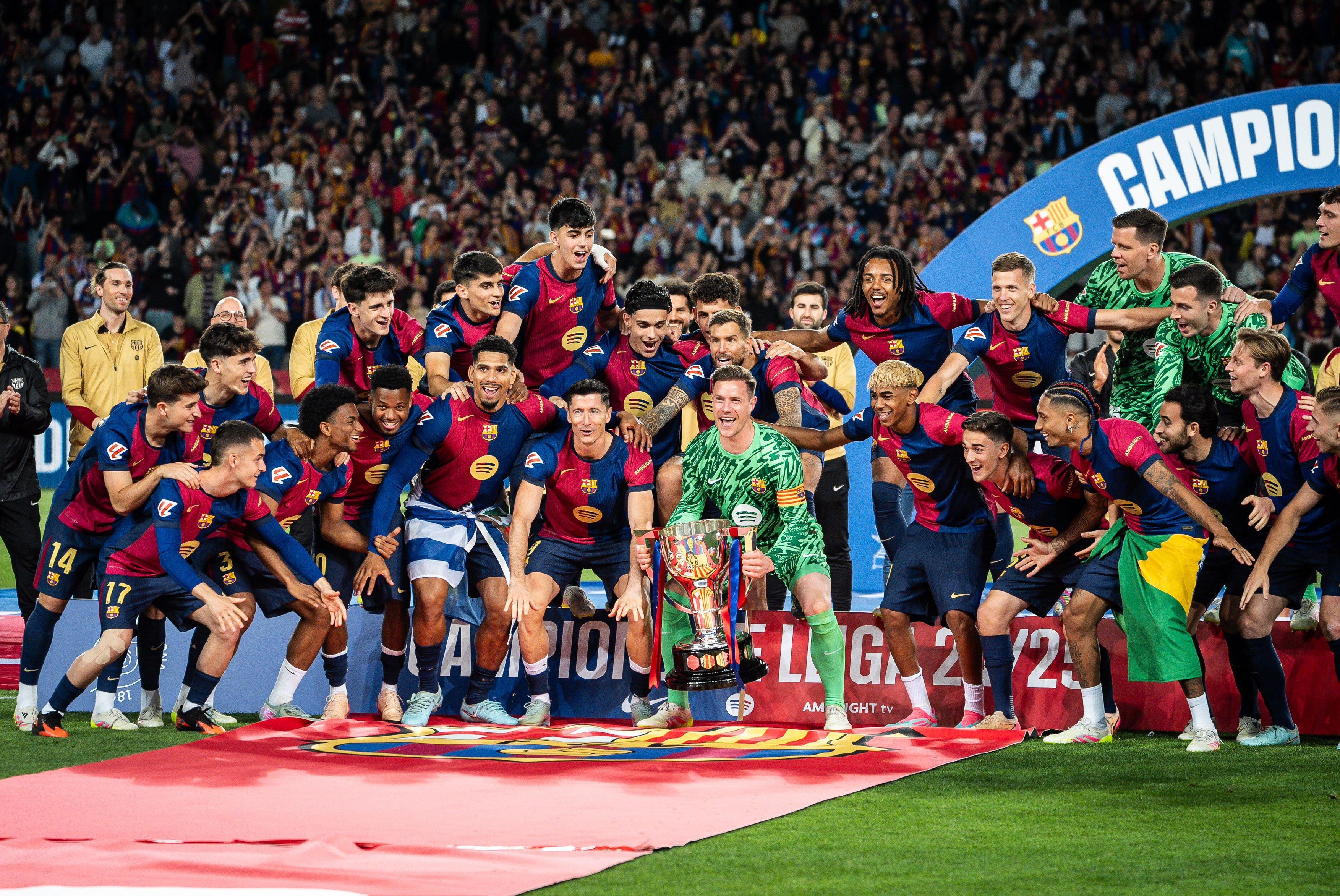 Imagine Stire OUT de la Barcelona, după 423 de meciuri și 19 trofee câștigate | 2review.ro