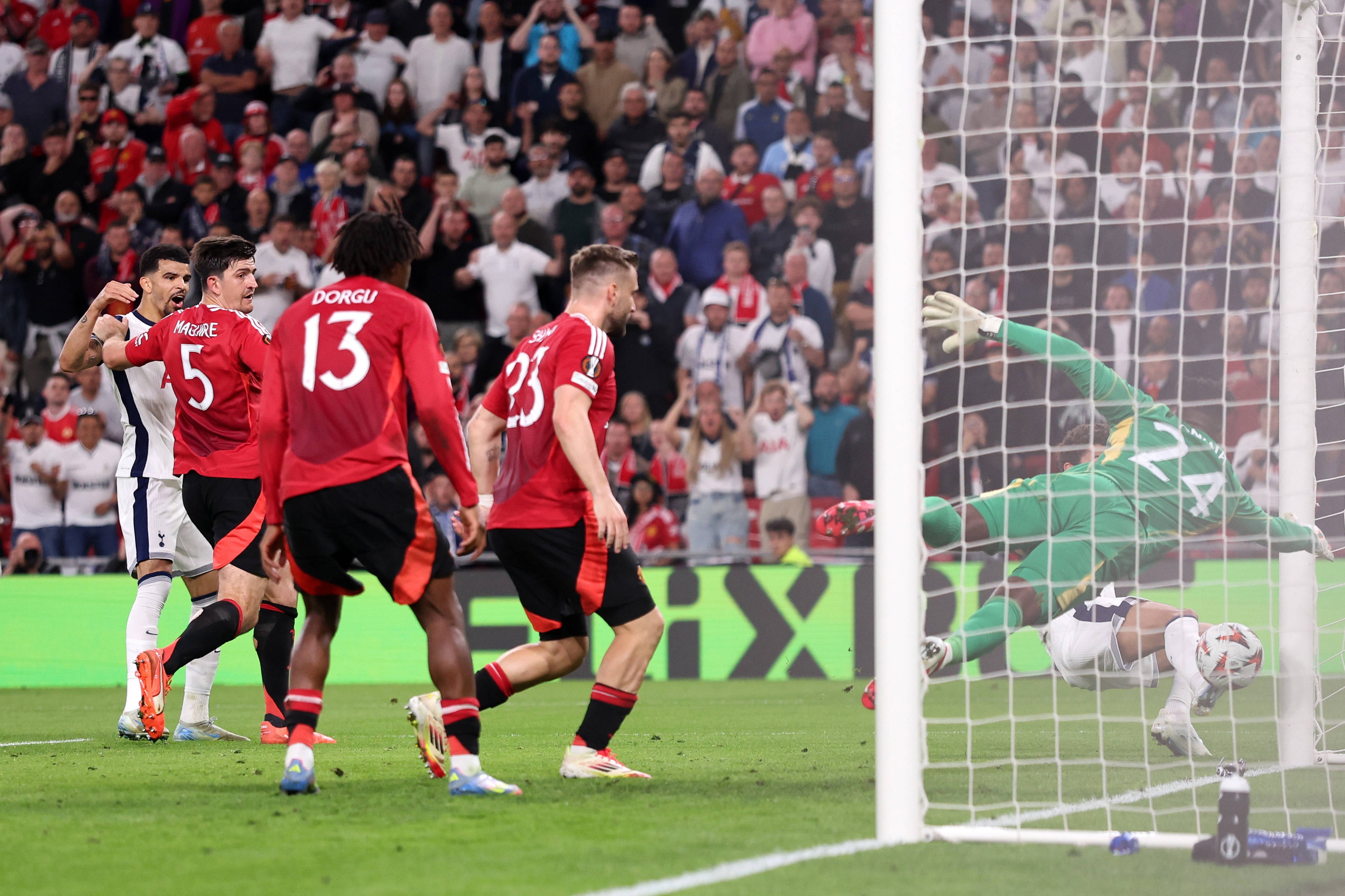 Tottenham - Manchester United 1-0, ACUM, la Digi Sport 1. Londonezii au respins balonul de pe linia porții