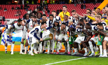 Tottenham Hotspur&apos;s Son Heung-Min lifts the trophy with team-mates following victory in the UEFA Europa League final at the Estadio de San Mames in Bilbao, Spain. Picture date: Wednesday May 21, 2025.