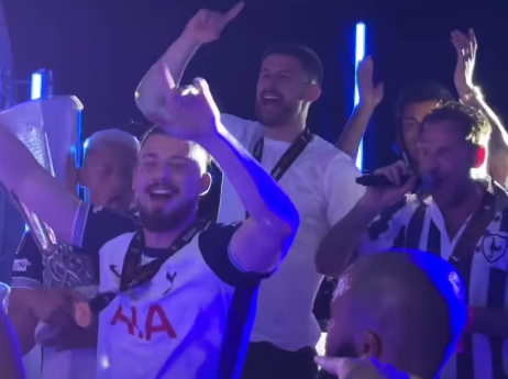 Radu Drăgușin, în extaz! Cum a sărbătorit câștigarea Europa League alături de Tottenham