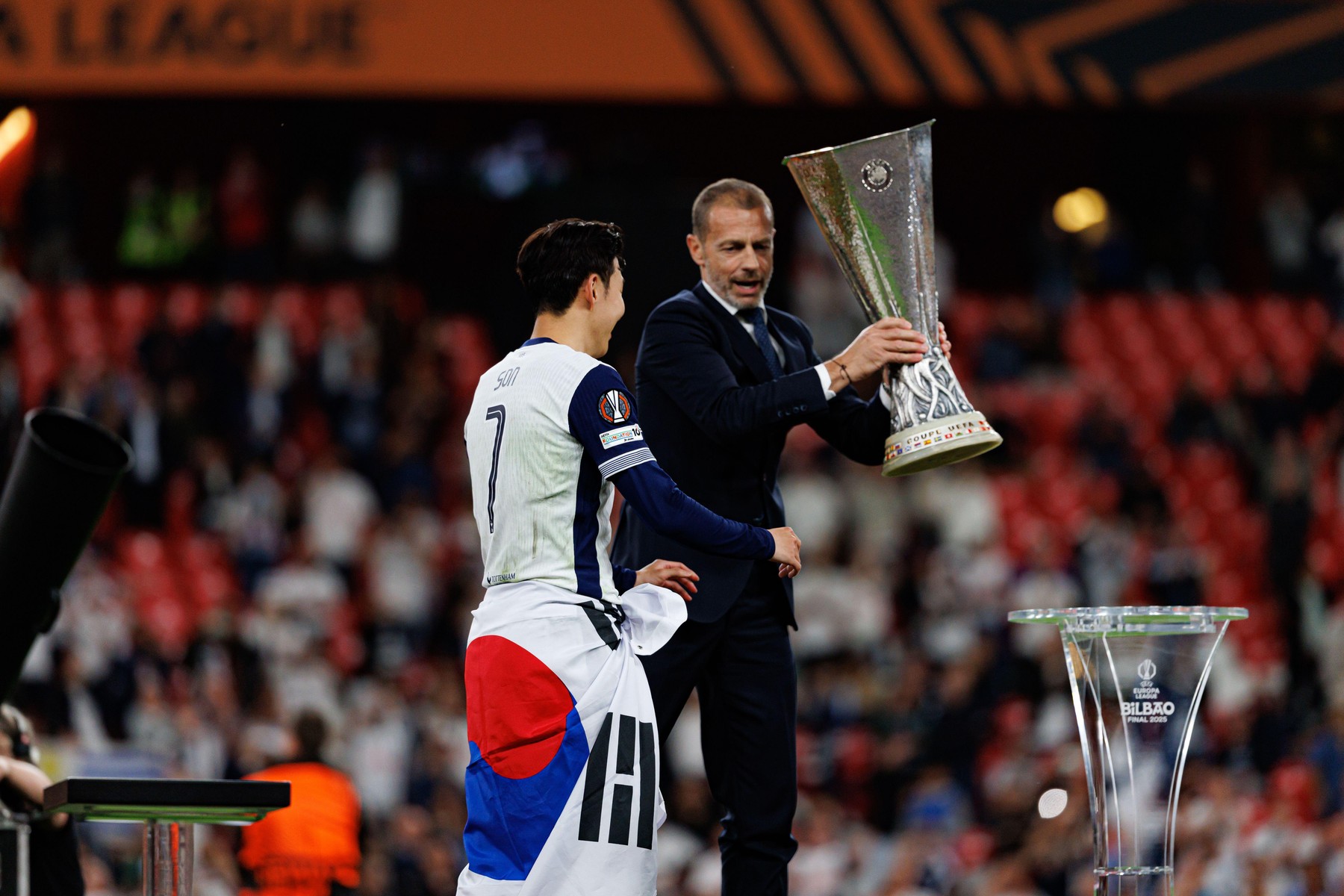 Reacția UEFA, după ce 3 fotbaliști ai lui Tottenham au rămas fără medalie