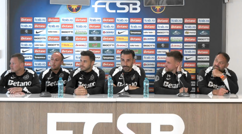 FCSB, conferință aparte. Întreg staff-ul roș-albaștrilor a apărut înaintea meciului cu CFR Cluj