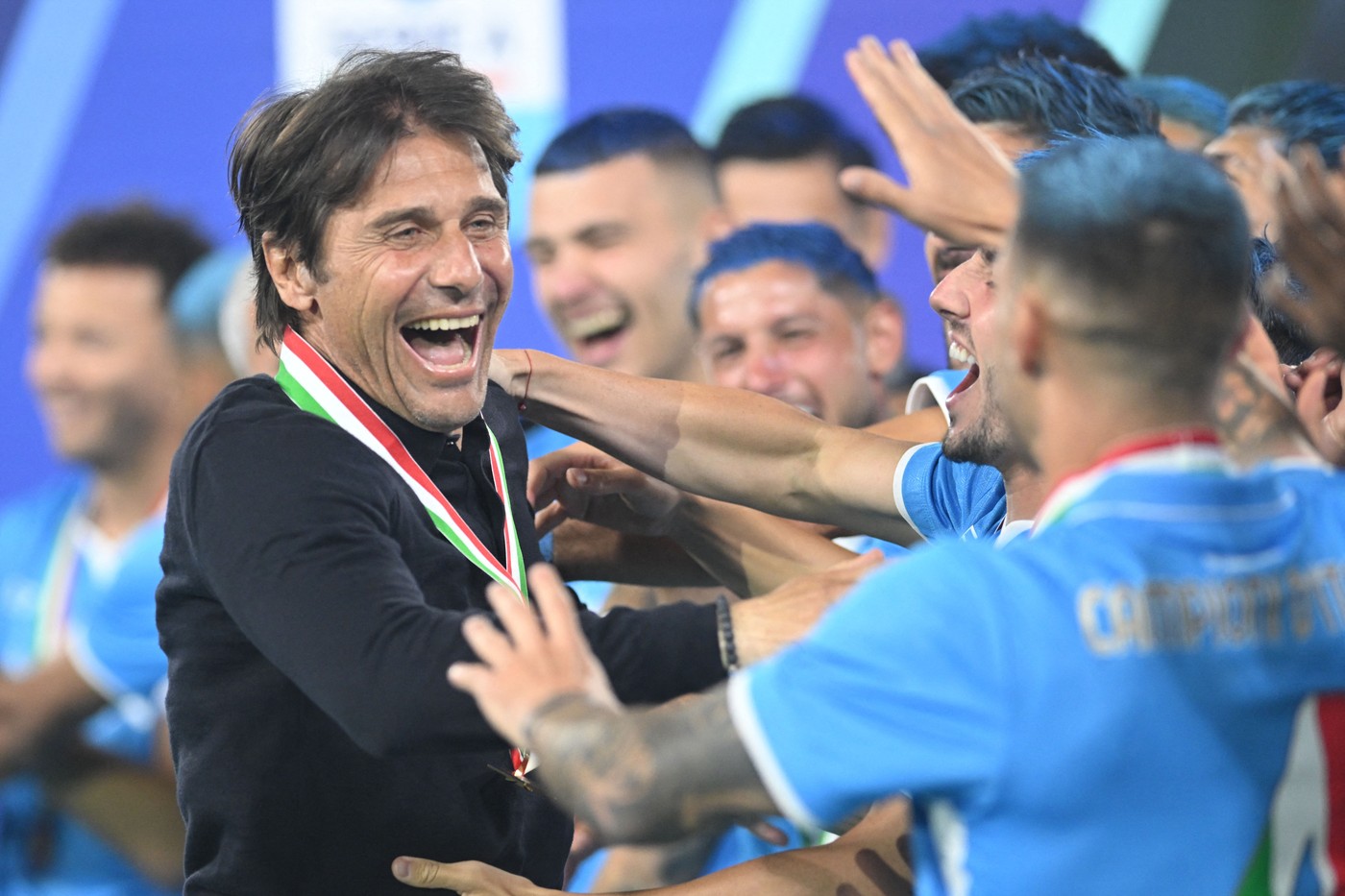 Antonio Conte a câștigat titlul cu Napoli, a luat microfonul și și-a încheiat discursul memorabil cu DOUĂ cuvinte