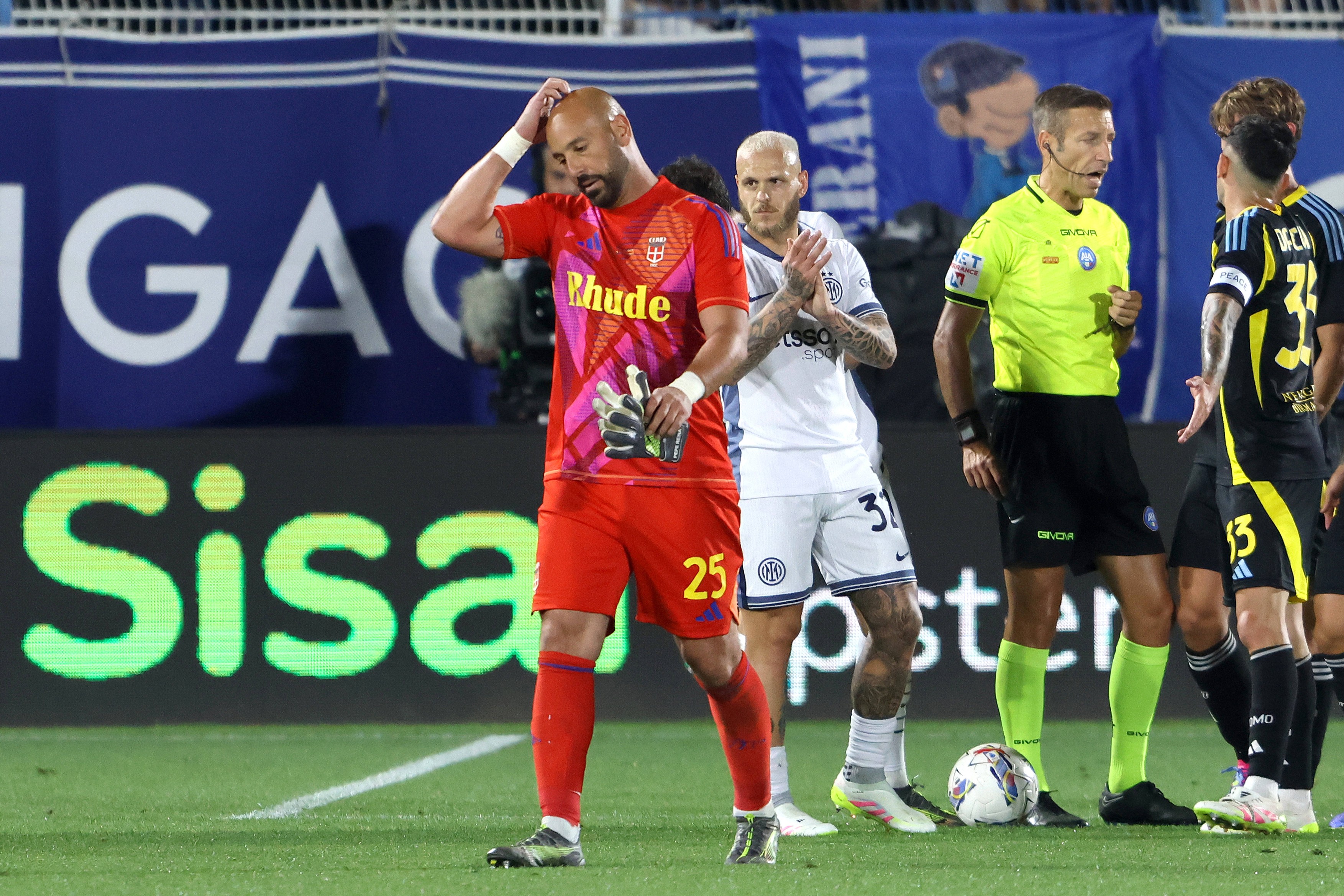 De coșmar! Pepe Reina, eliminat în ultimul meci al carierei
