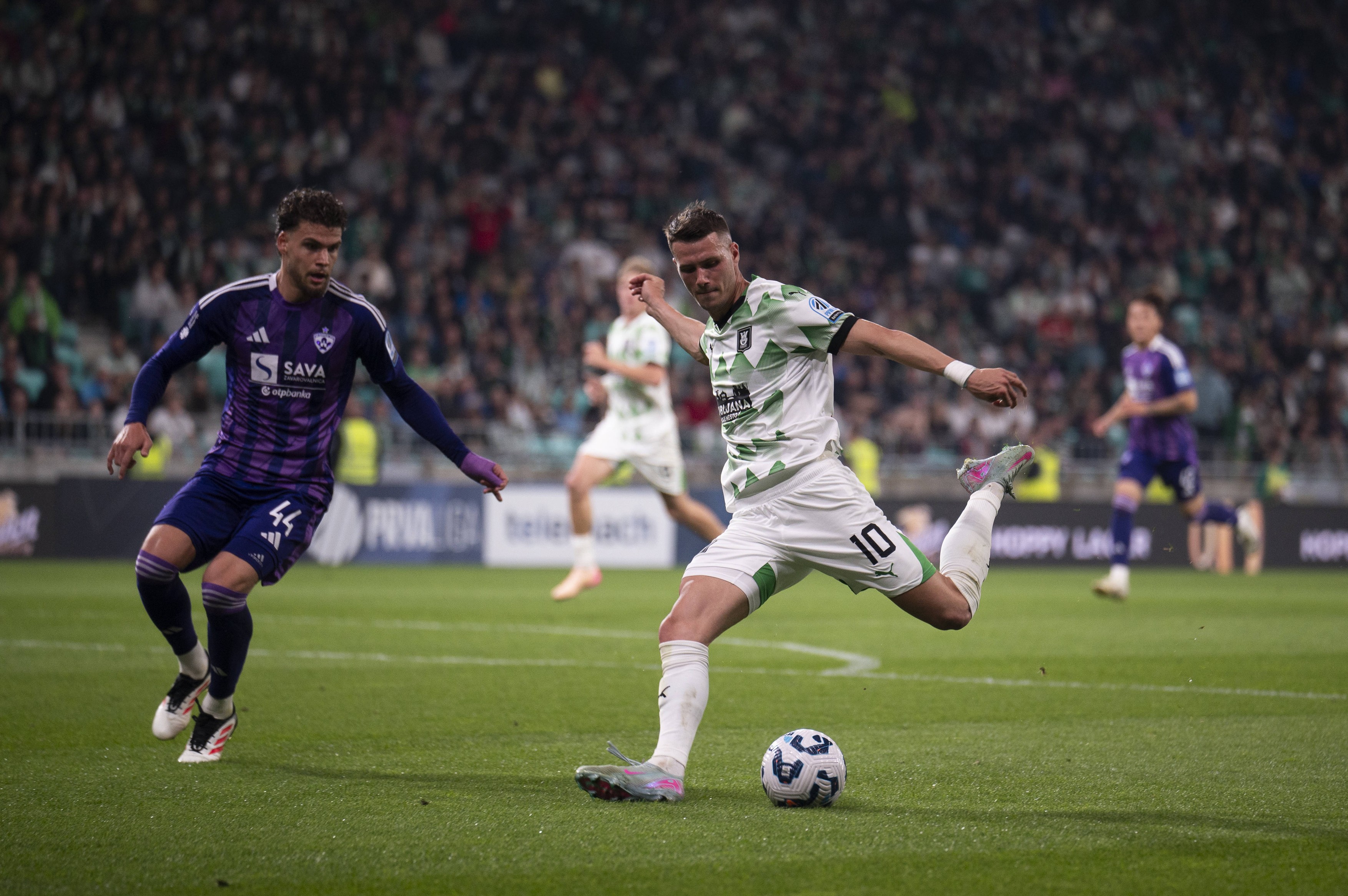 E pe cai mari! Fotbalistul care i-a spus ”ADIO” României a câștigat titlul de golgheter în Slovenia