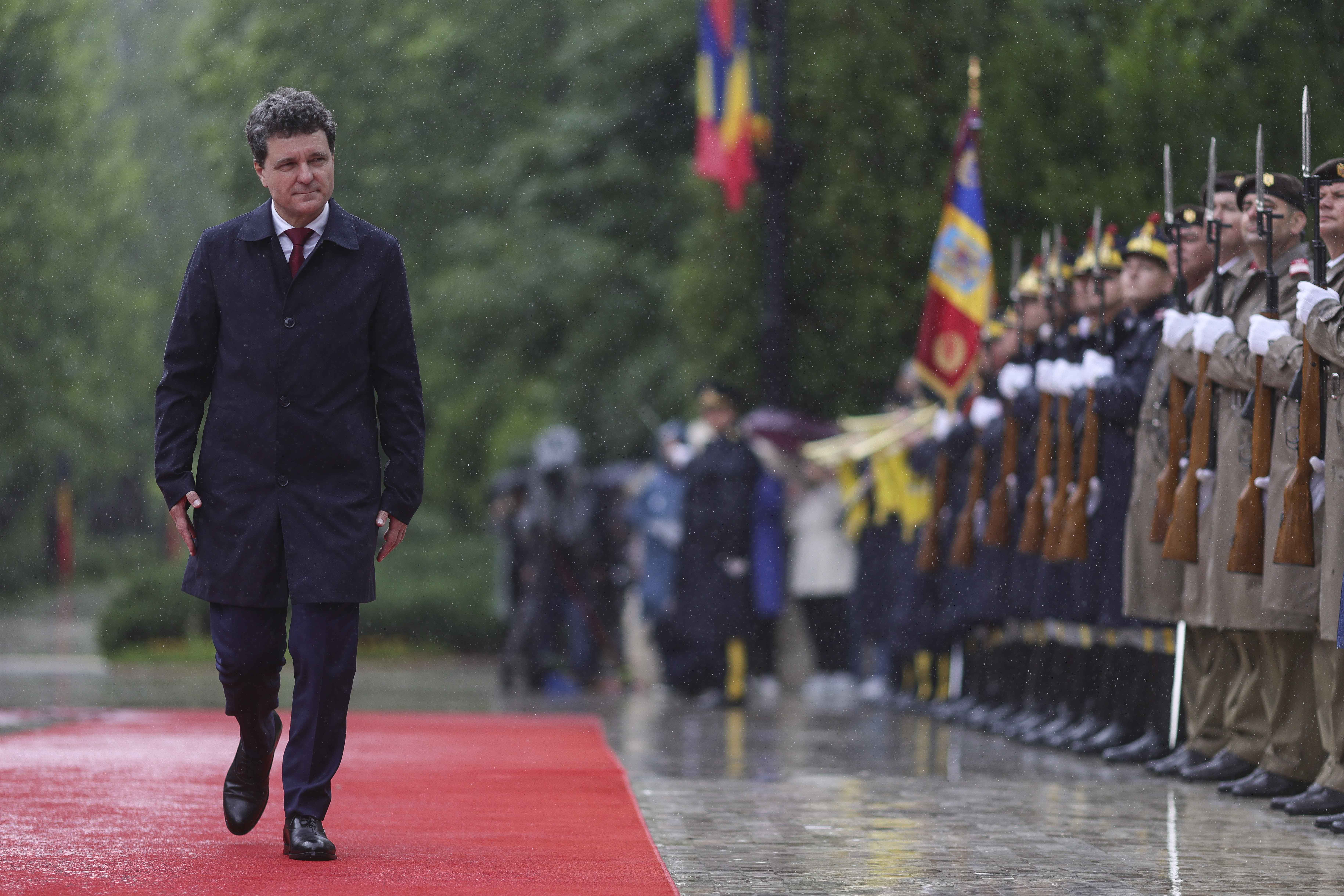 Dezvăluiri din tinerețea lui Nicușor Dan. Cu cine a ținut la finala EURO 1988, Olanda - URSS: "Chiar am vorbit, cum e posibil?"
