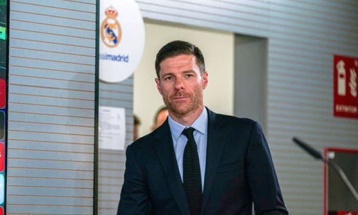 XABI ALONSO REAL MADRID PRESENT