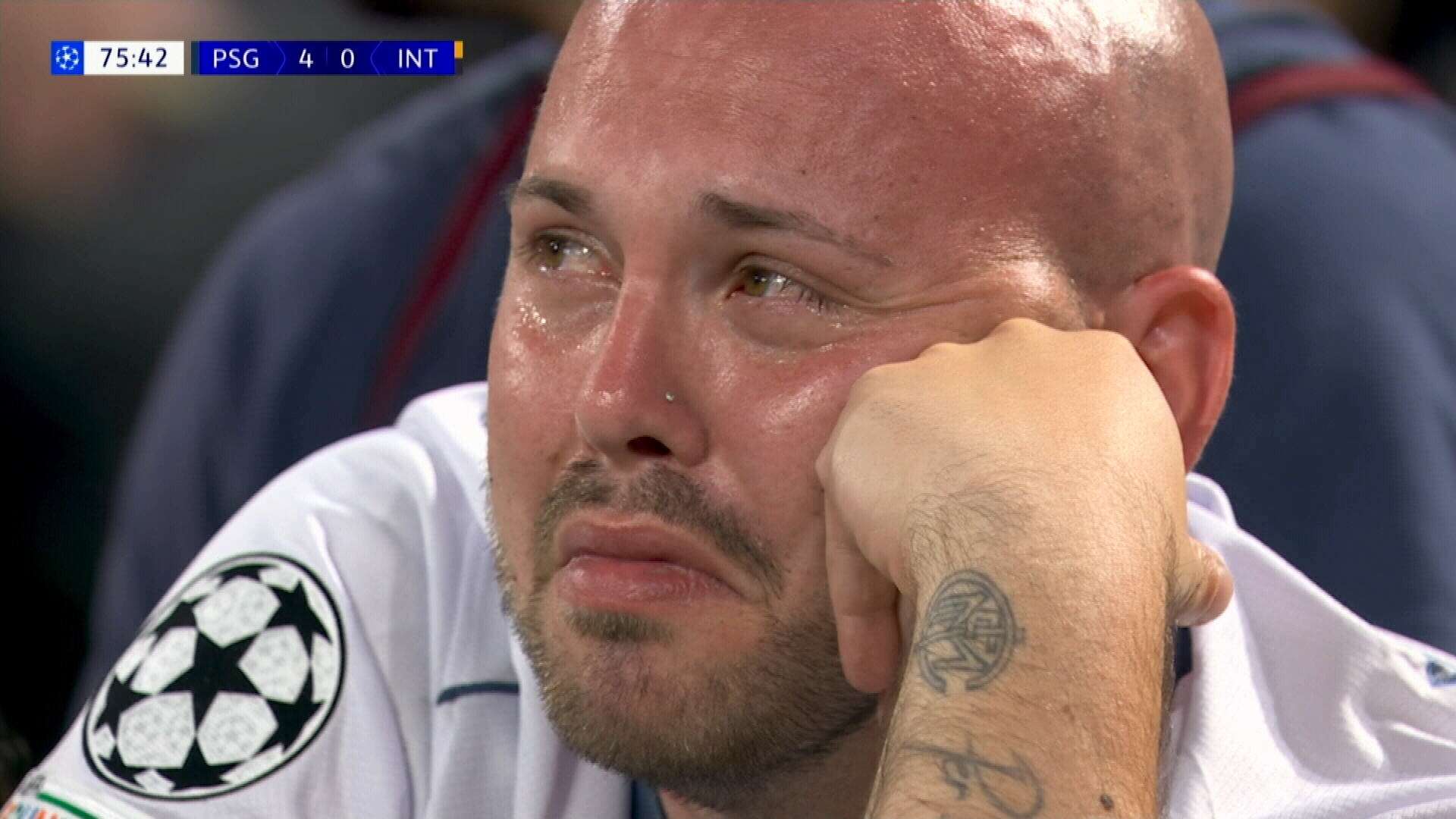 A început să plângă după golul marcat de Kvaratskhelia. Imaginile durerii de la finala Champions League