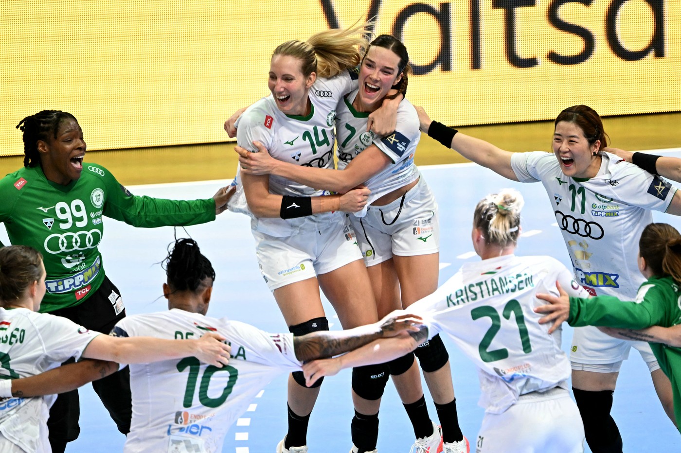 Gyor - Odense 29-27. Maghiarele au câștigat EHF Champions League! Esbjerg - Metz 30-27