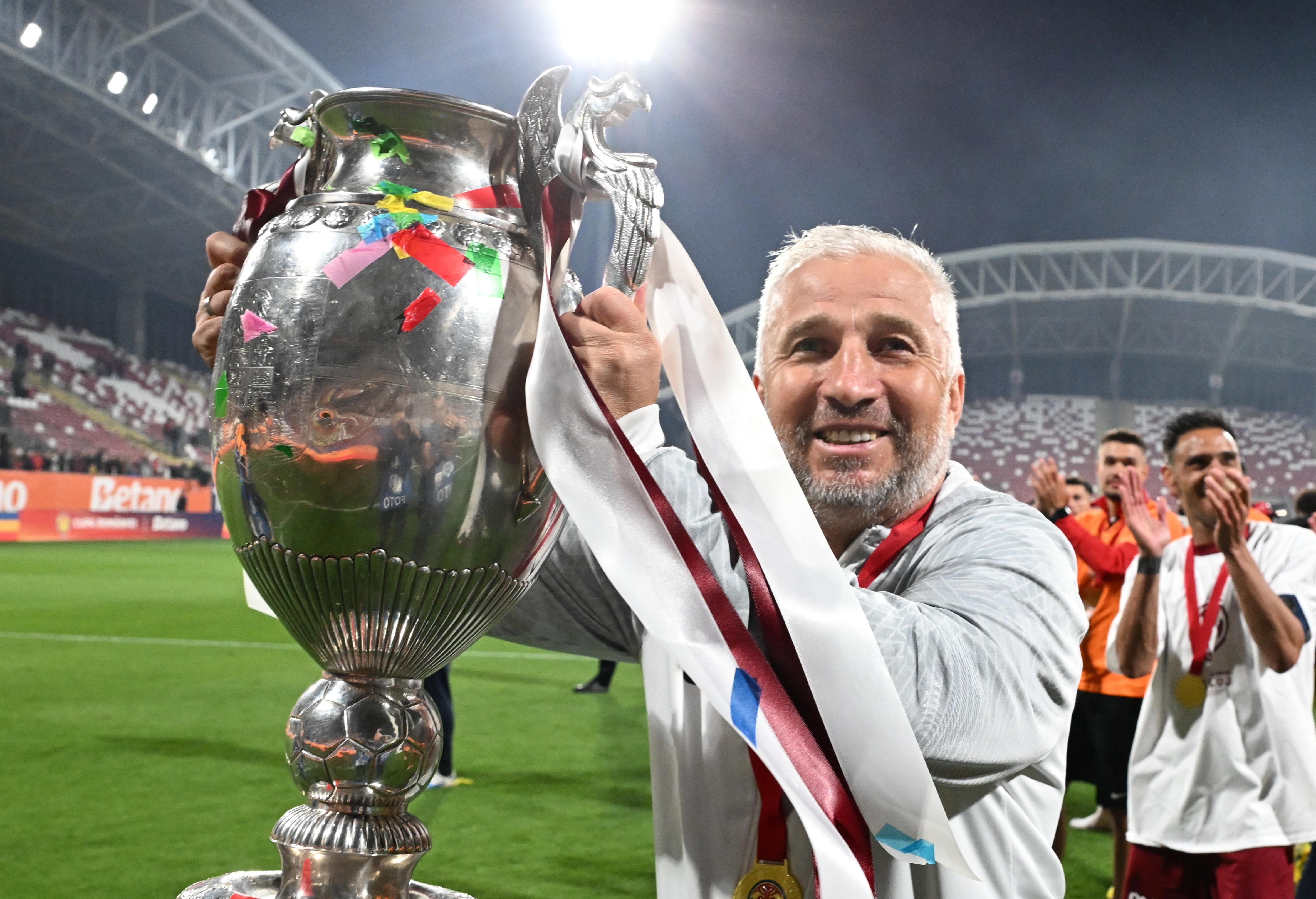 Imagine Stire MM Stoica l-ar vrea pe Dan Petrescu la FCSB din vară! Ce antrenori exclude din start, dacă pleacă Mirel Rădoi | 2review.ro