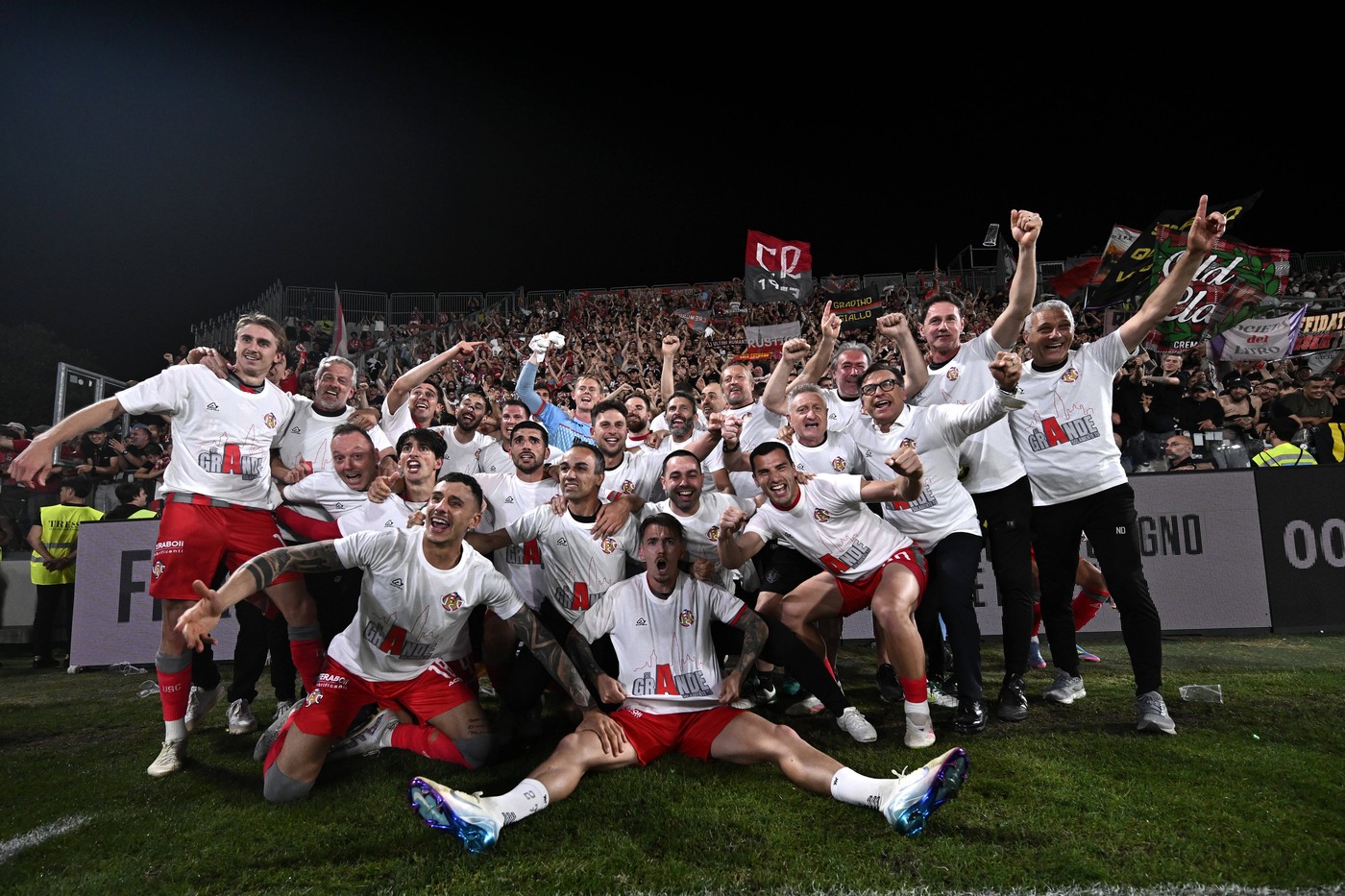 PROMOVARE! Fosta echipă a lui Vlad Chiricheș a revenit în prima ligă, după un meci cu 5 goluri și două cartonașe roșii