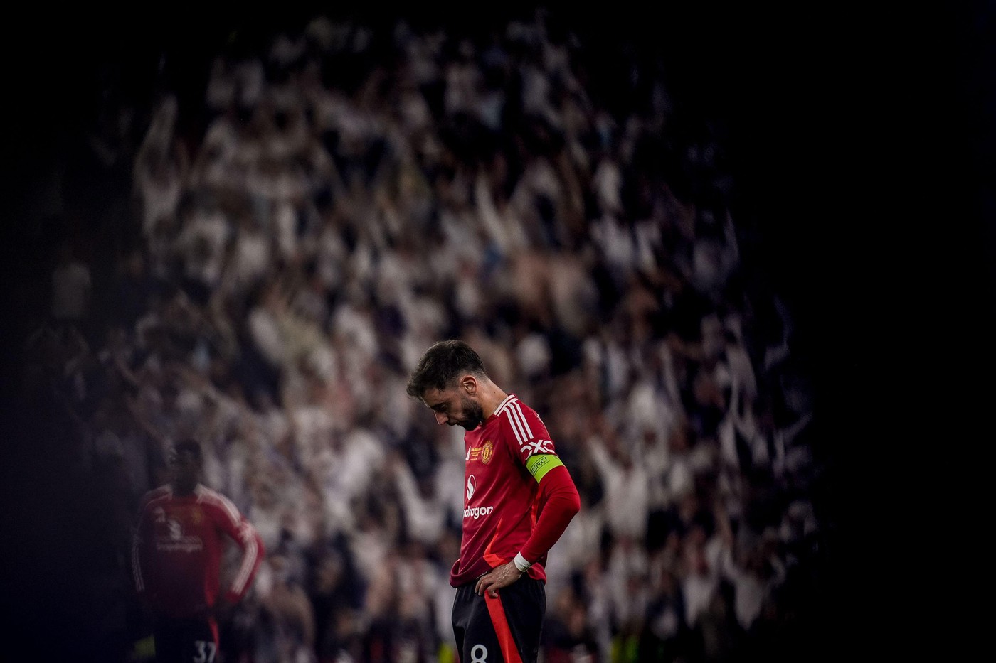 Cine l-a convins pe Bruno Fernandes să refuze oferta de 210.000.000€ și să rămână la Manchester United