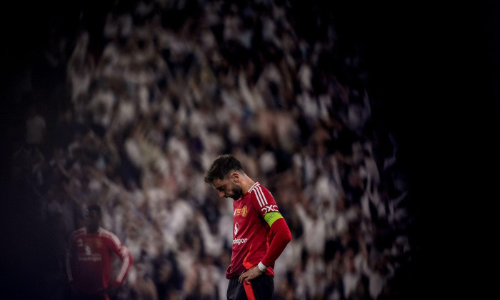 Bilbao, Spain. 21st May, 2025. Bruno Fernandes of Manchester United looks dejected at the end of the UEFA Europa League Final match between Tottenham Hotspur and Manchester United at San Mames Stadium on May 21, 2025 in Bilbao, Spain. Credit: Giuseppe Maf