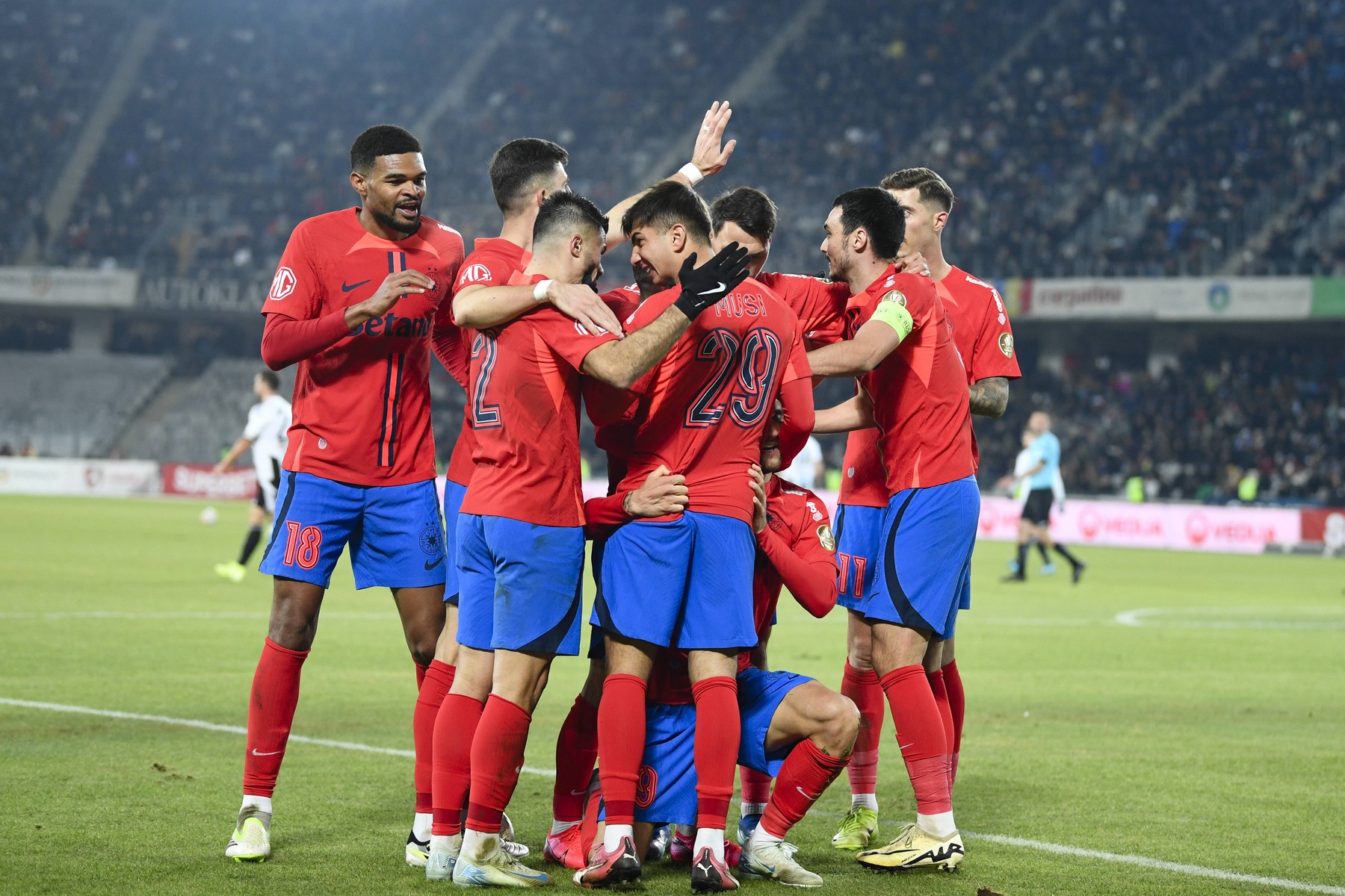FCSB vrea să scape de el și a primit o ofertă din SuperLigă: ”Am vorbit cu el”