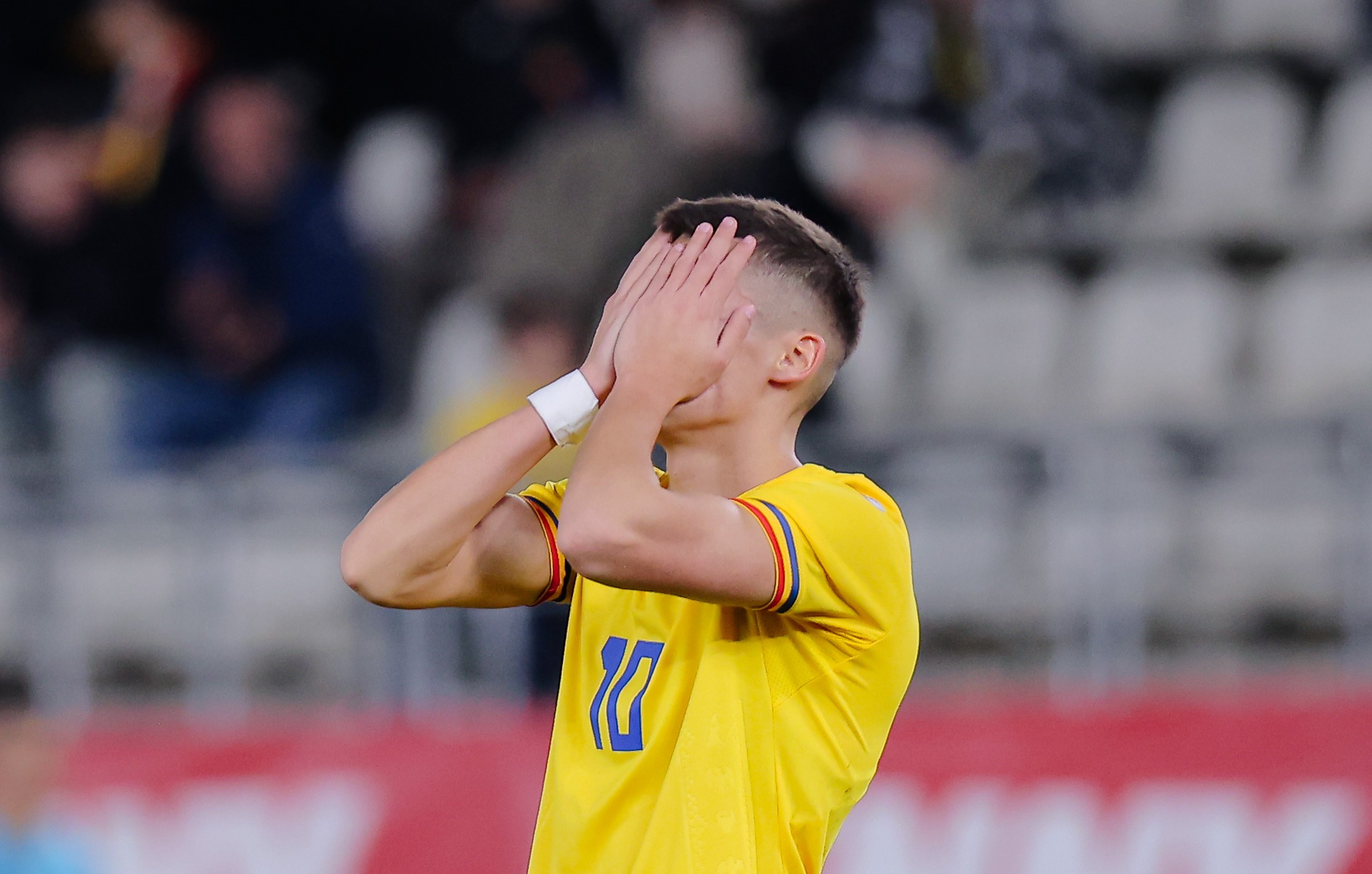 Imagine Stire Fotbalistul de 5.000.000€, gata să joace pentru România la barajul cu Turcia: ”Îmi doresc!” | 2review.ro