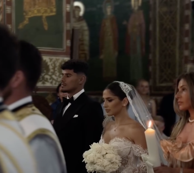 Apariție rarisimă! Cum a fost surprinsă soția lui Mirel Rădoi la nunta lui Florinel Coman cu Ioana Timofeciuc
