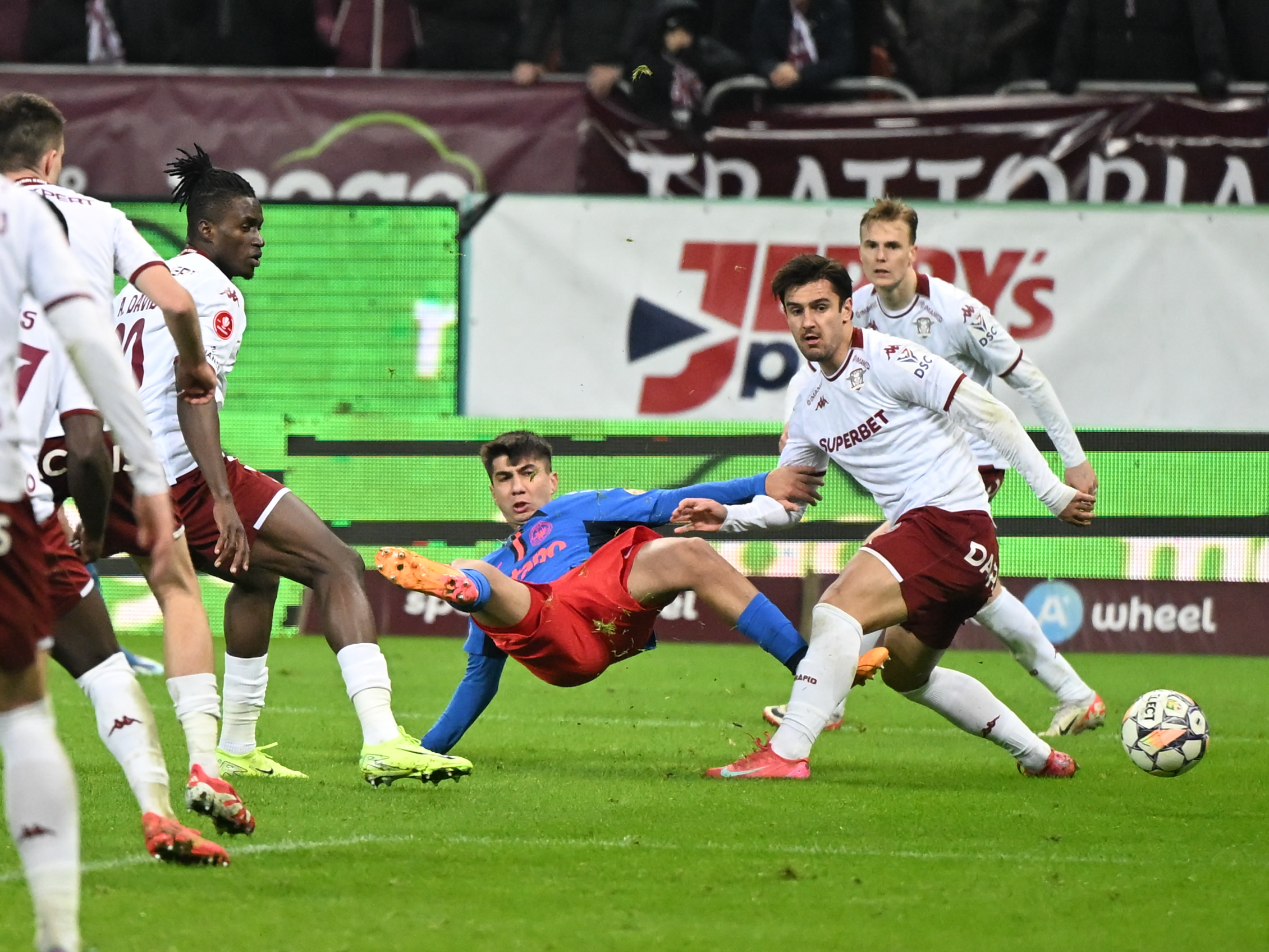 Minus 950.000 €, după 5 luni și 173 de minute jucate în SuperLigă