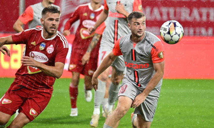 Denis Gratian Harut si IliuČ›Ä� Daniel Popa in meciul dintre Sepsi OSK Sfantu Gheorghe si FCSB, contand pentru Superliga