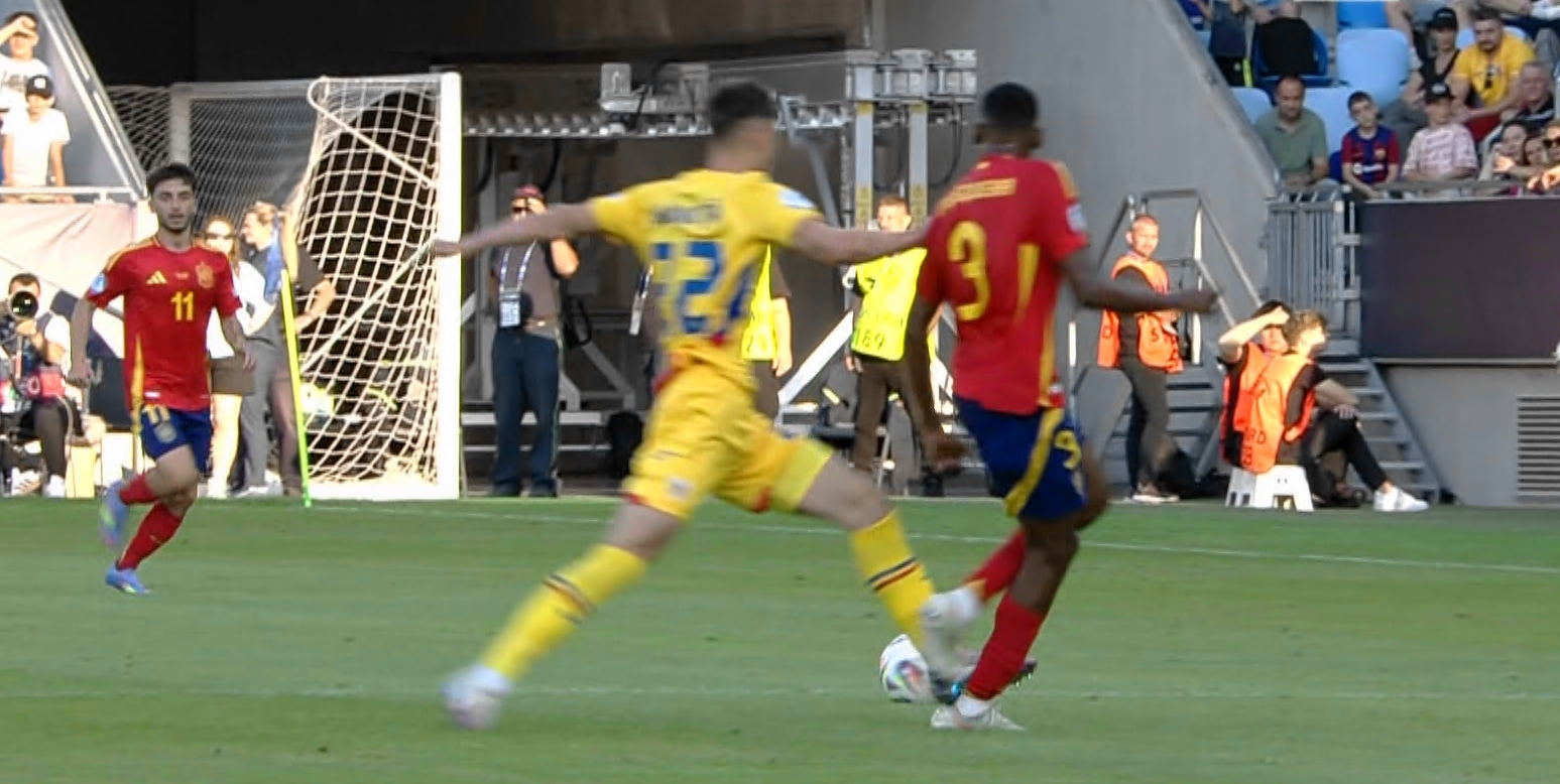 Blănuță, eliminat la 8 minute după ce a intrat pe teren! Moment critic pentru România U21?!