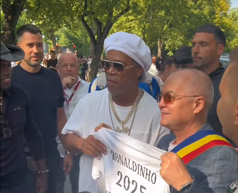 Ronaldinho a spus cum s-a simțit în România și a avut un mesaj clar pentru Emil Boc, după evenimentul de la Cluj