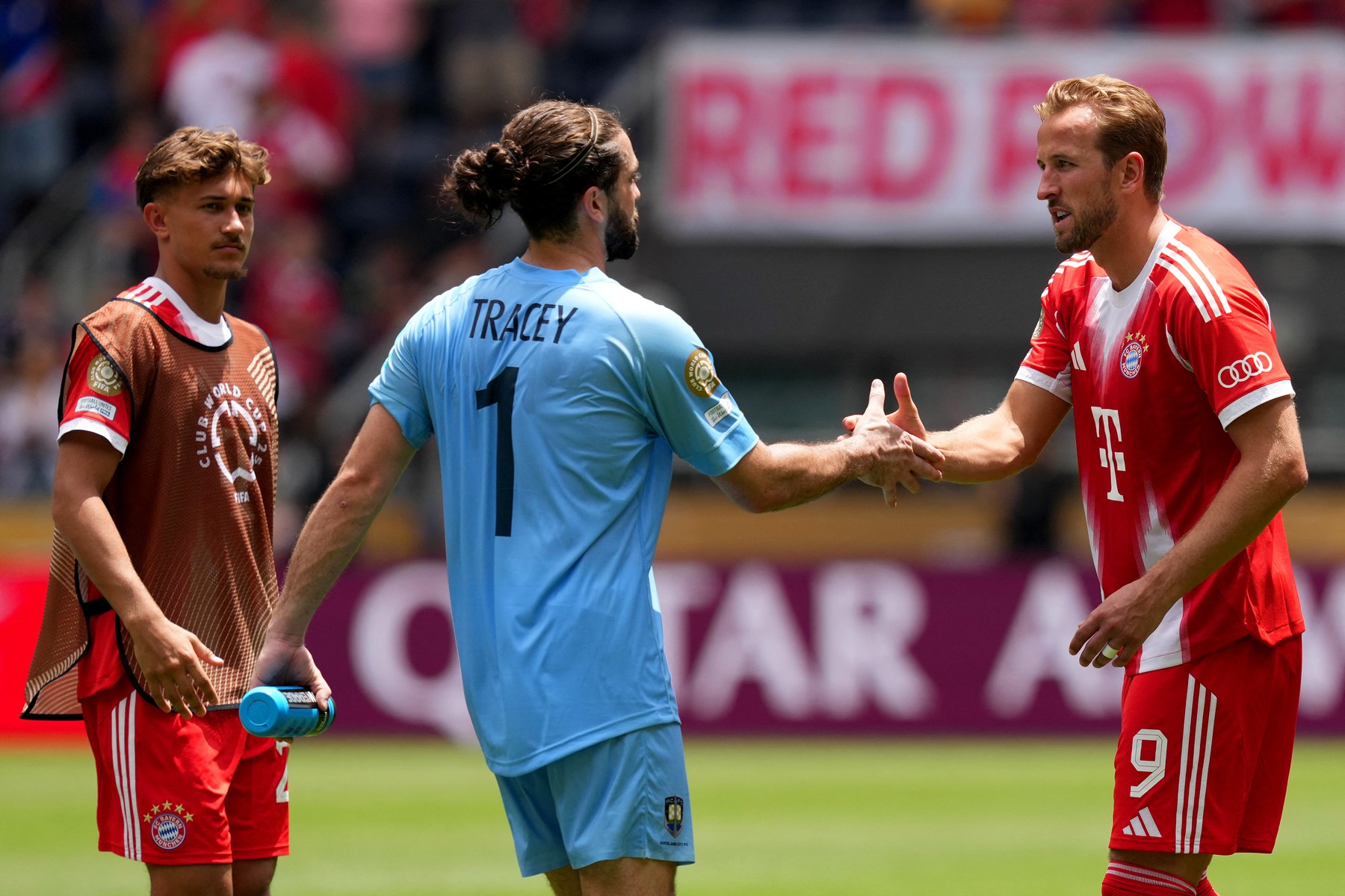 Lui i-a dat Bayern 10 goluri! Portarul lui Auckland City lucrează în depozit și și-a luat concediu pentru a fi în SUA