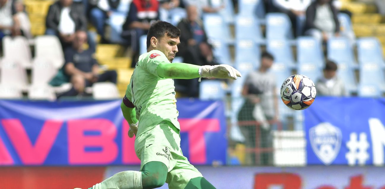 David Lazar continuă în SuperLigă, după retrogradarea cu Buzău