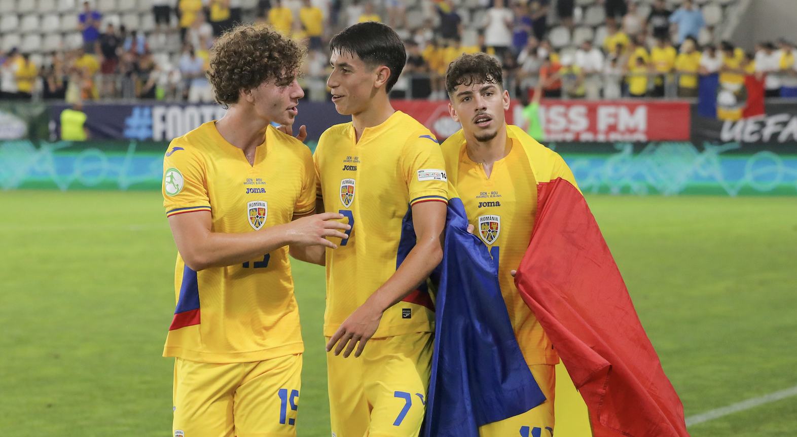 Semifinaliști fără telefoane! Cum ar fi reacționat jucătorii României U19 când li s-a cerut să predea dispozitivele la EURO