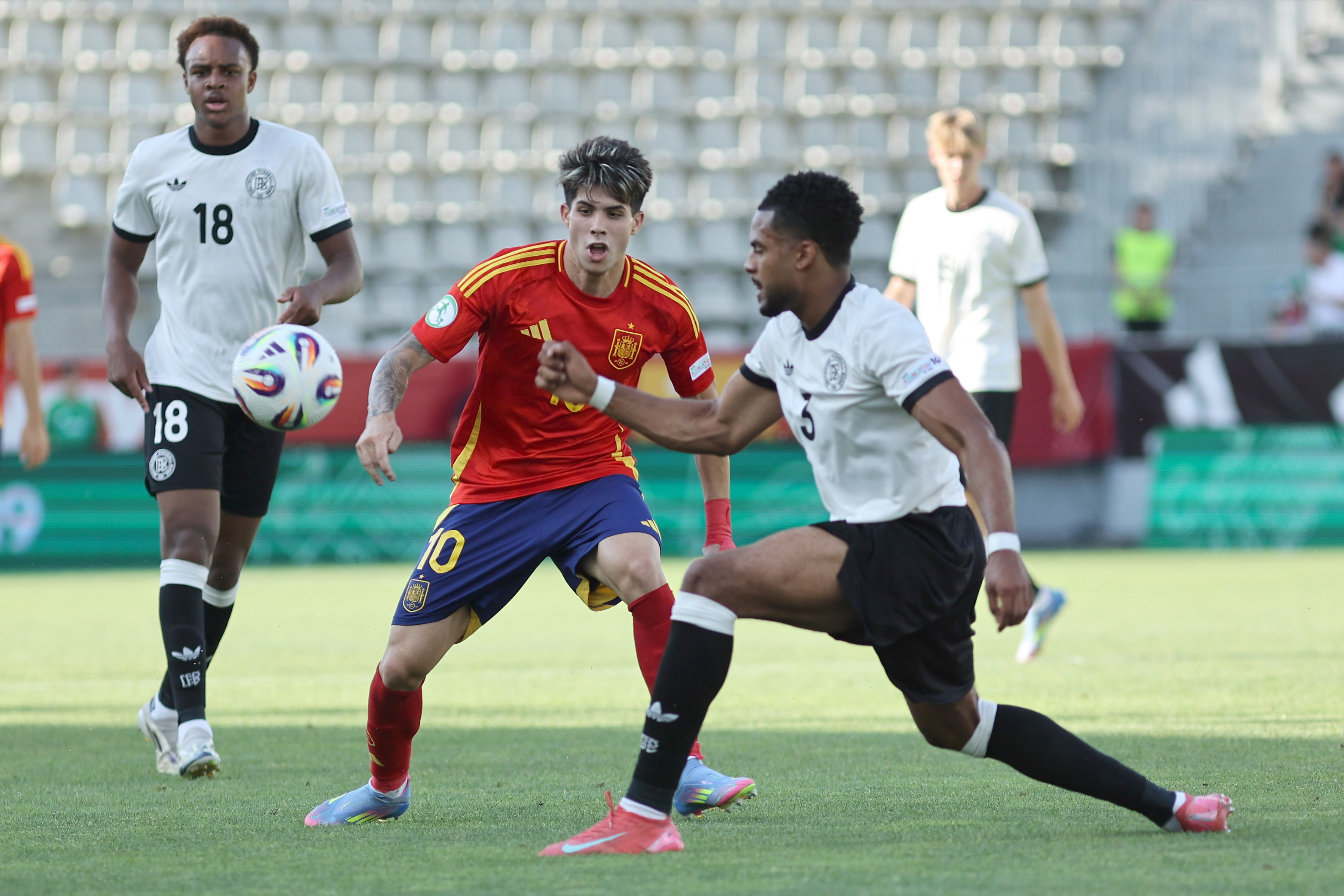 S-a stabilit prima finalistă a EURO U19, după un meci neverosimil: 6-5, cu gol decisiv marcat în minutul 119