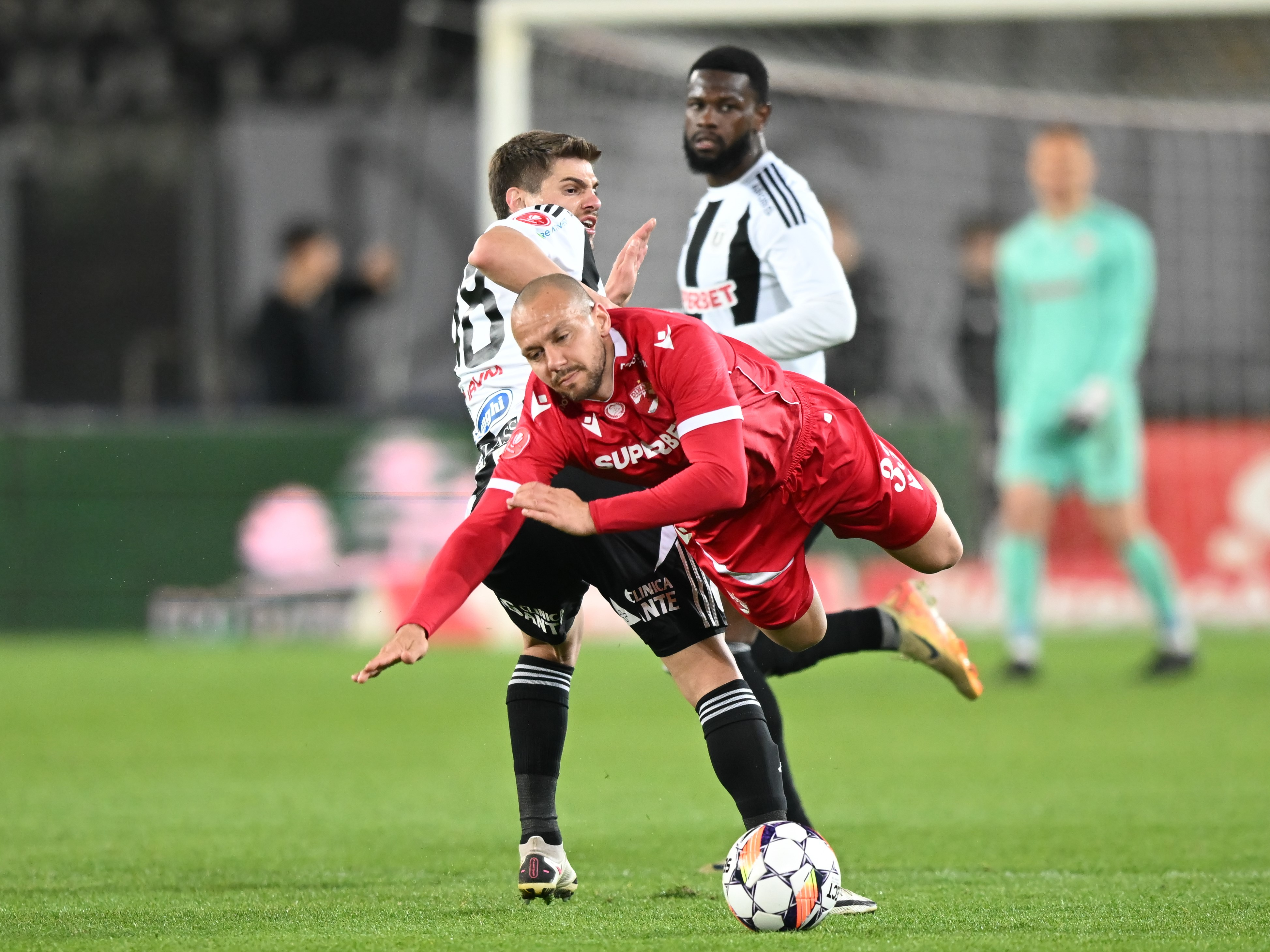 Dinamo l-a vândut pe Patrick Olsen