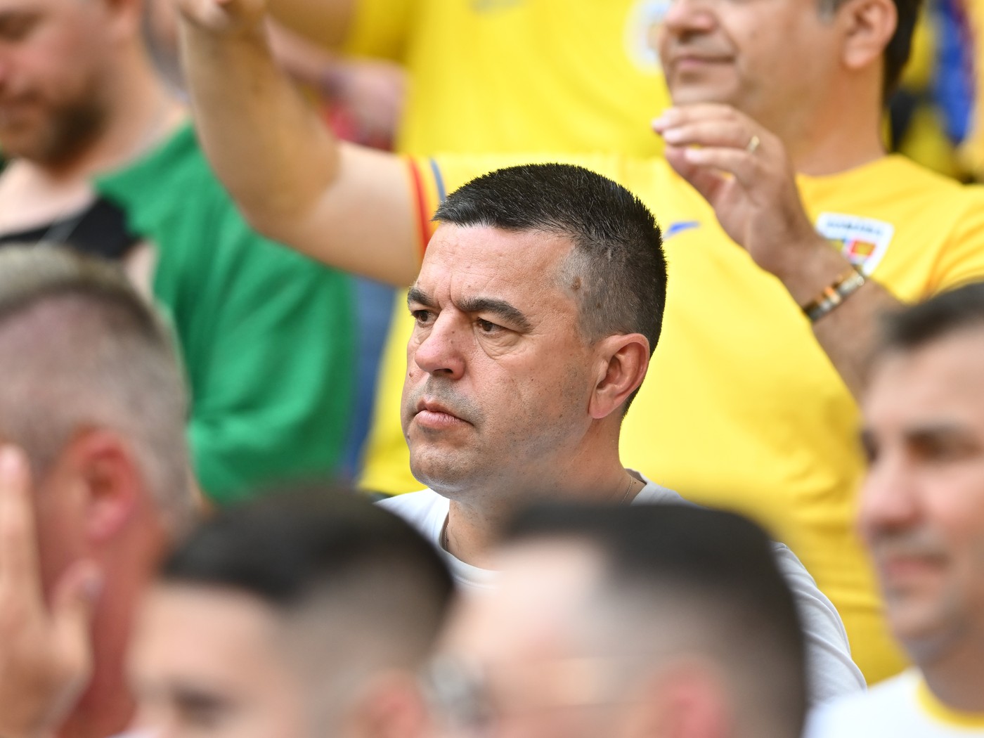 2.500.000 $ pentru Cosmin Contra!