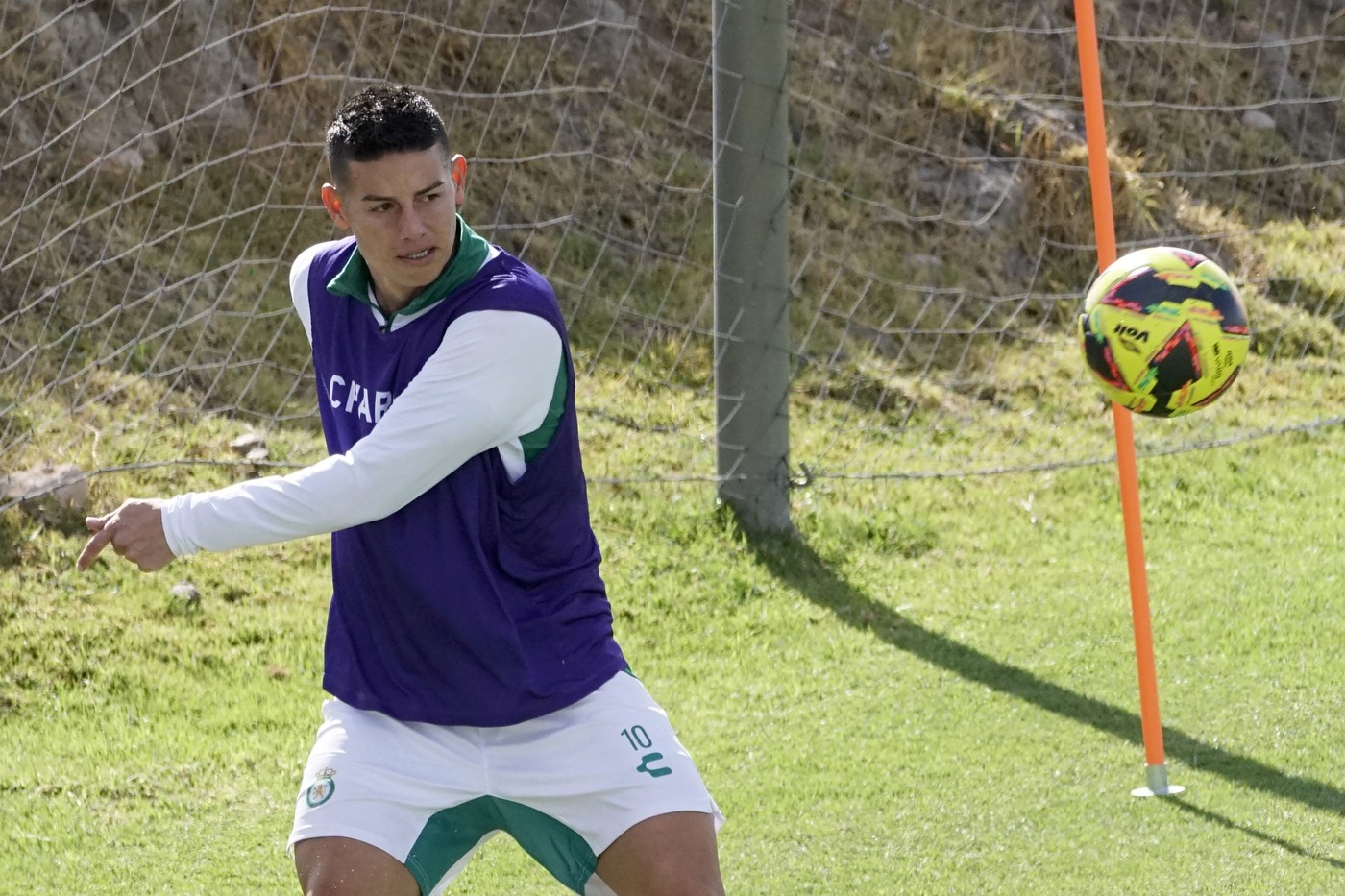 James Rodriguez îi face ”vânt” unui român de la echipă, dacă semnează contractul