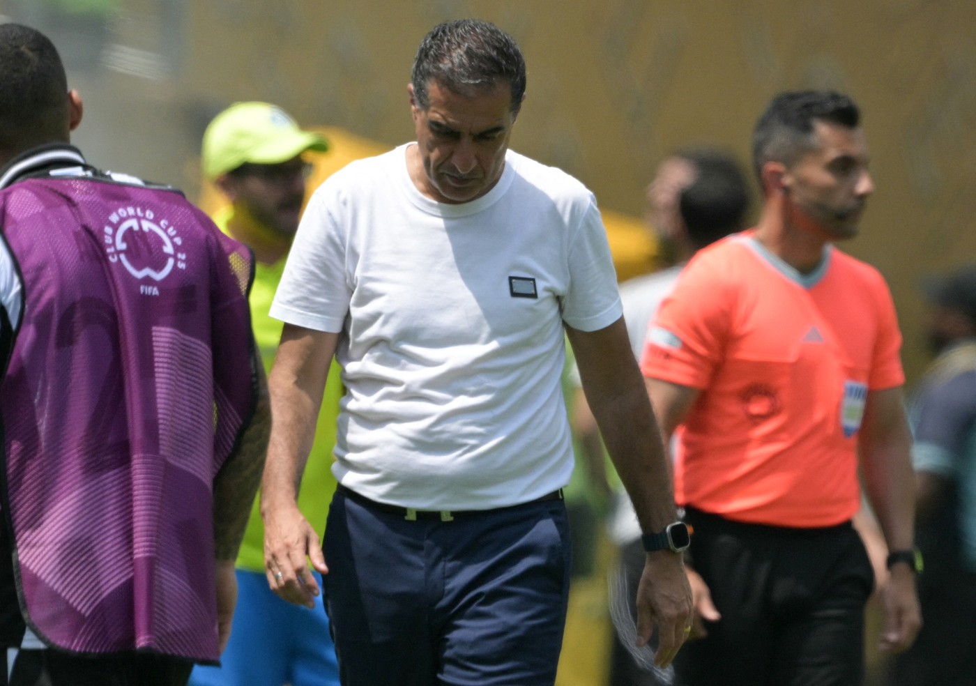 Dat afară, după eliminarea de la Cupa Mondială a Cluburilor